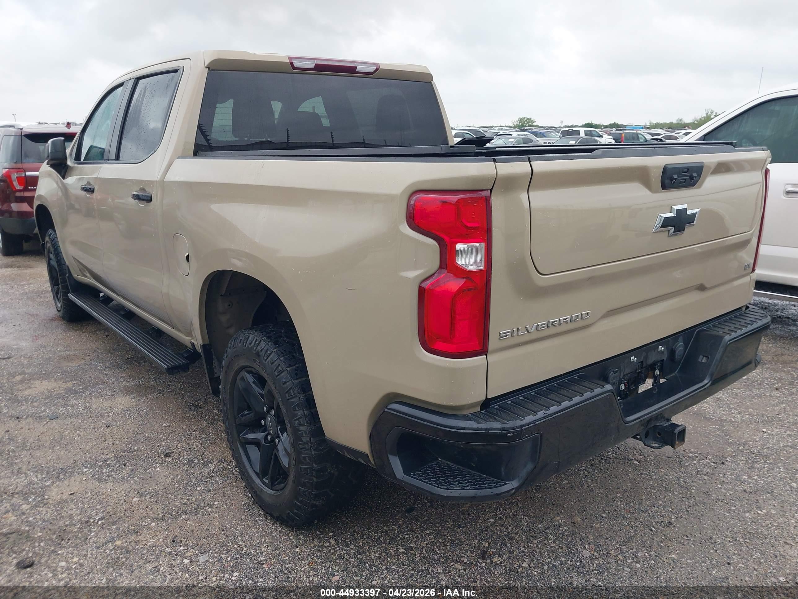 CHEVROLET SILVERADO image 3
