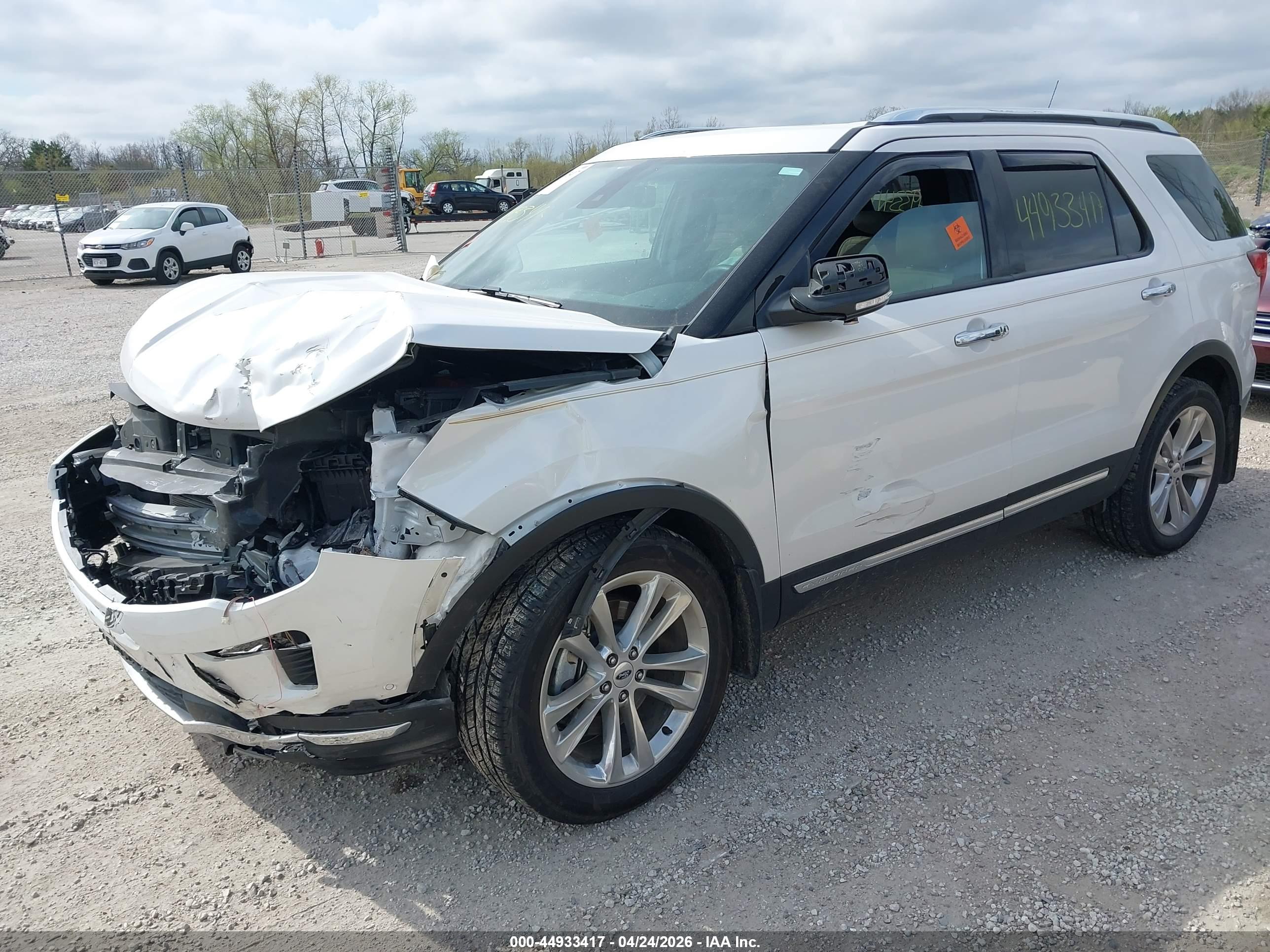 FORD EXPLORER image 2