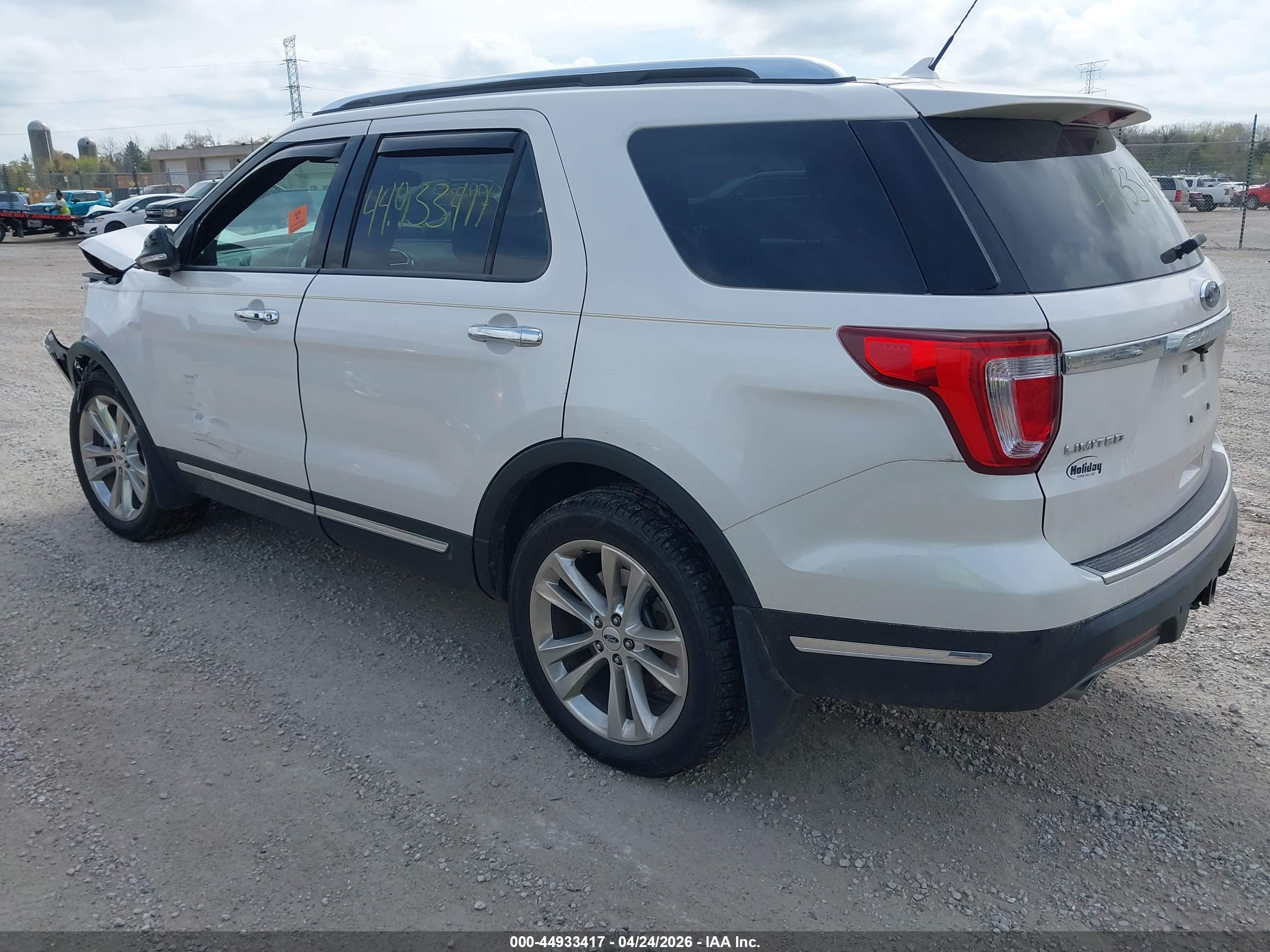FORD EXPLORER image 3