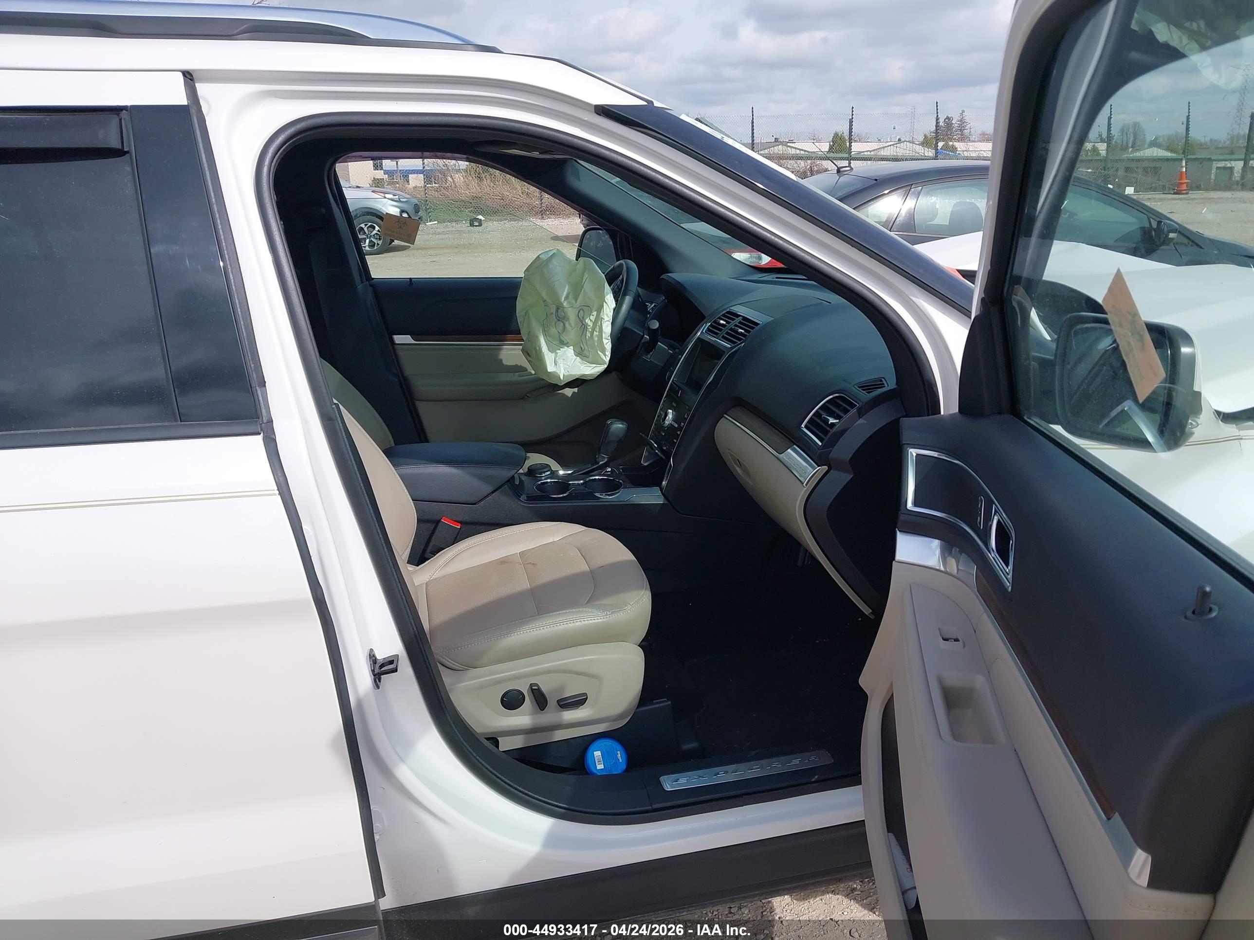 FORD EXPLORER image 5