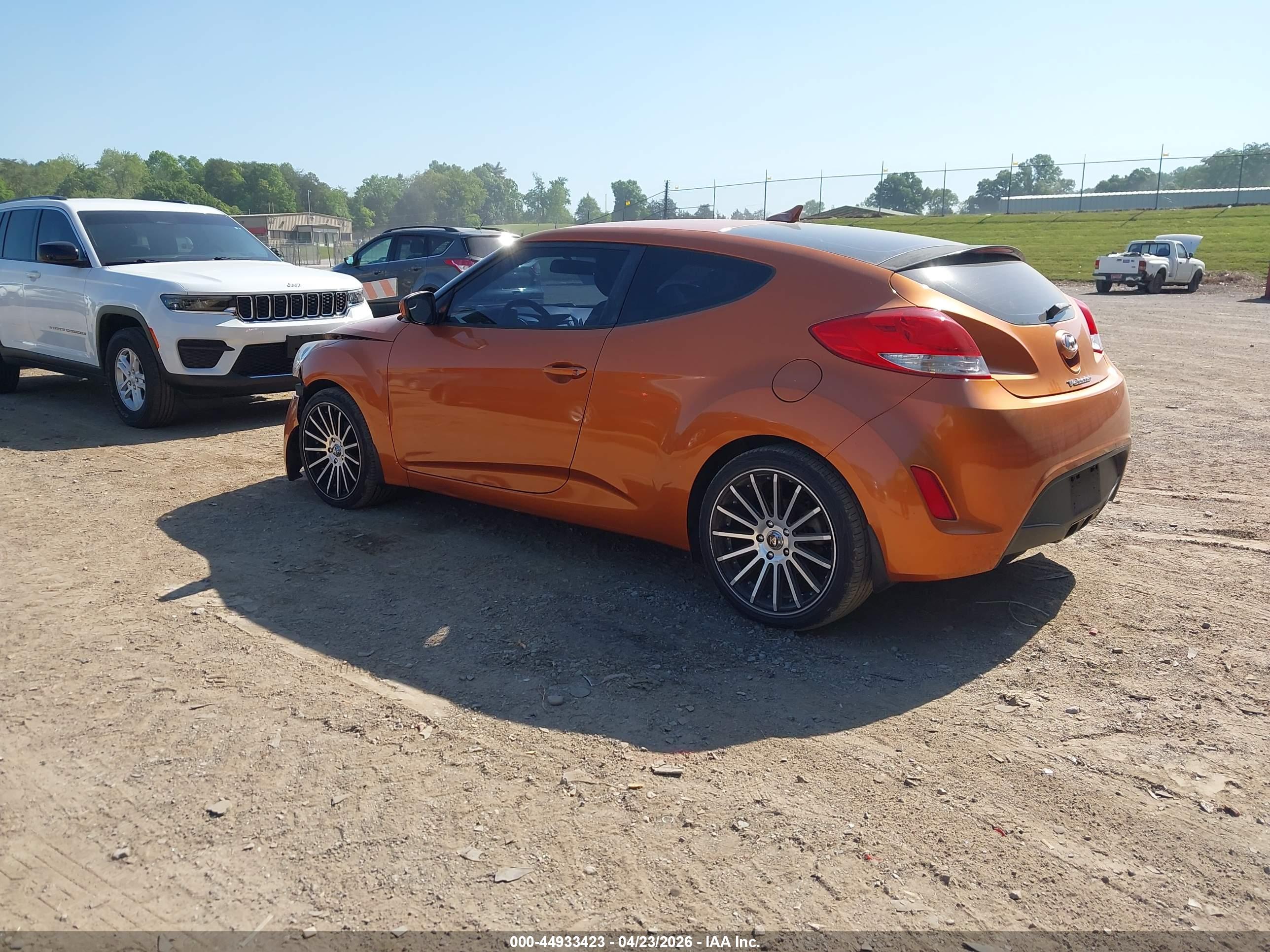 HYUNDAI VELOSTER image 3