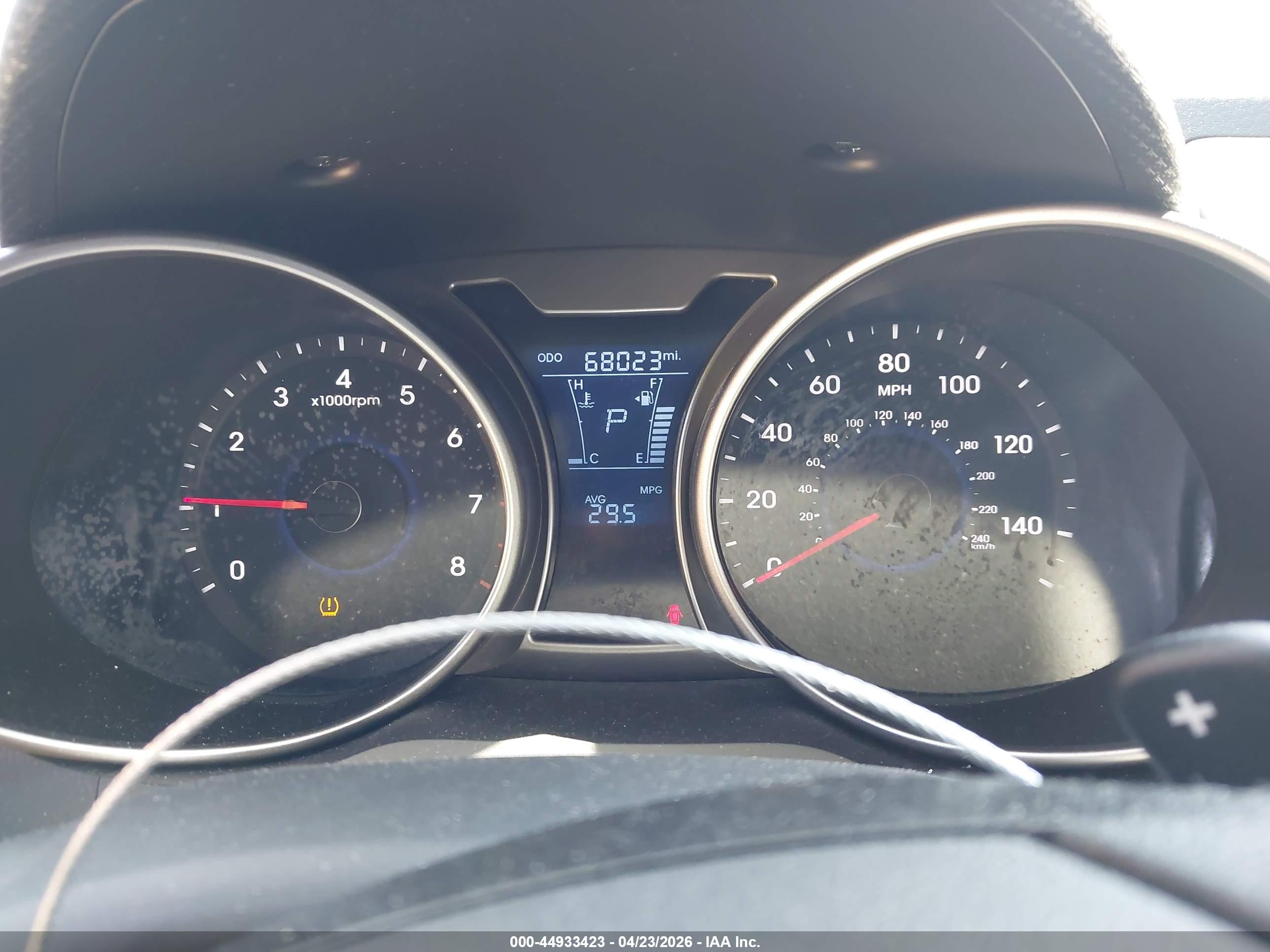 HYUNDAI VELOSTER image 7