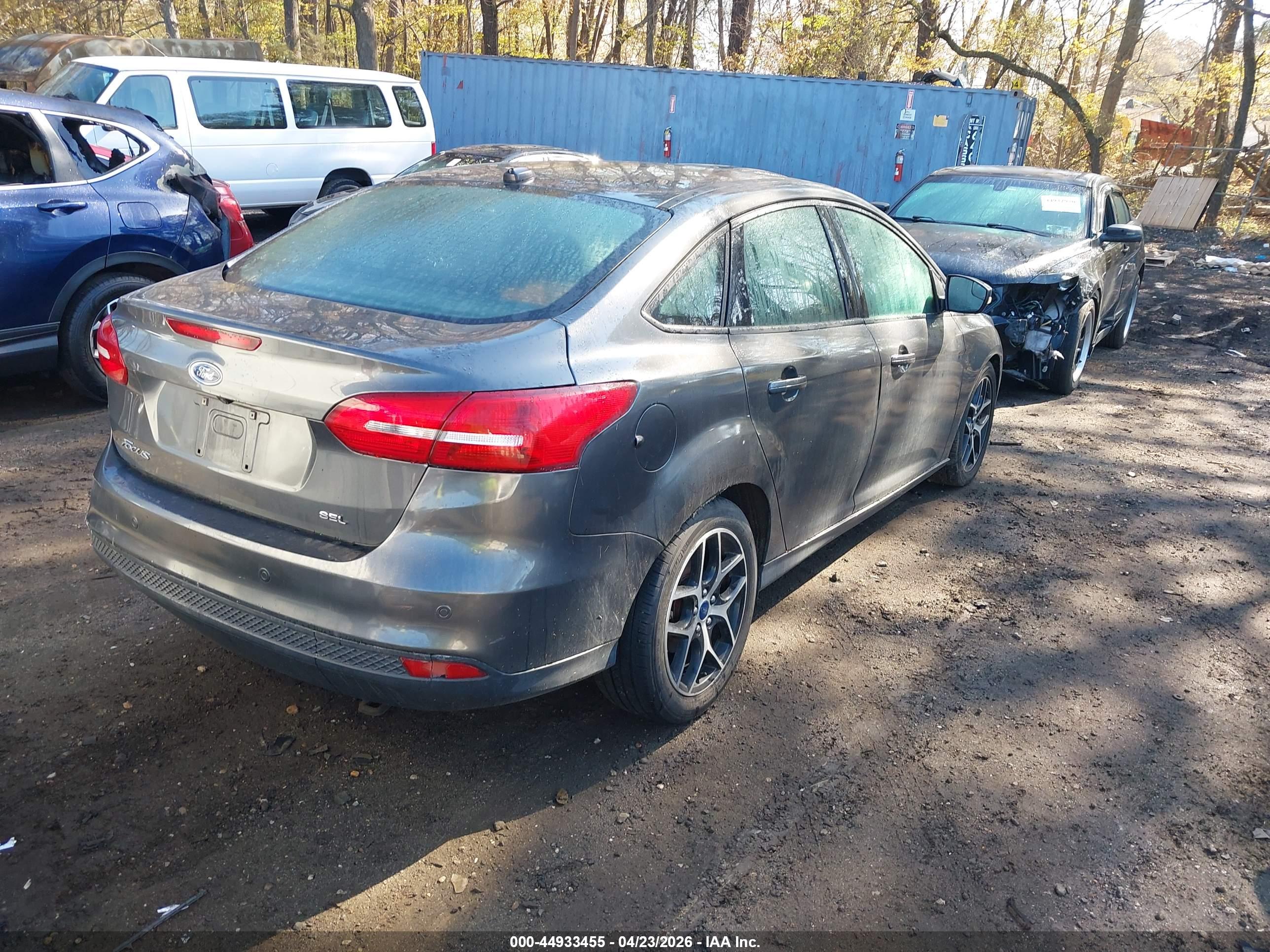FORD FOCUS image 4