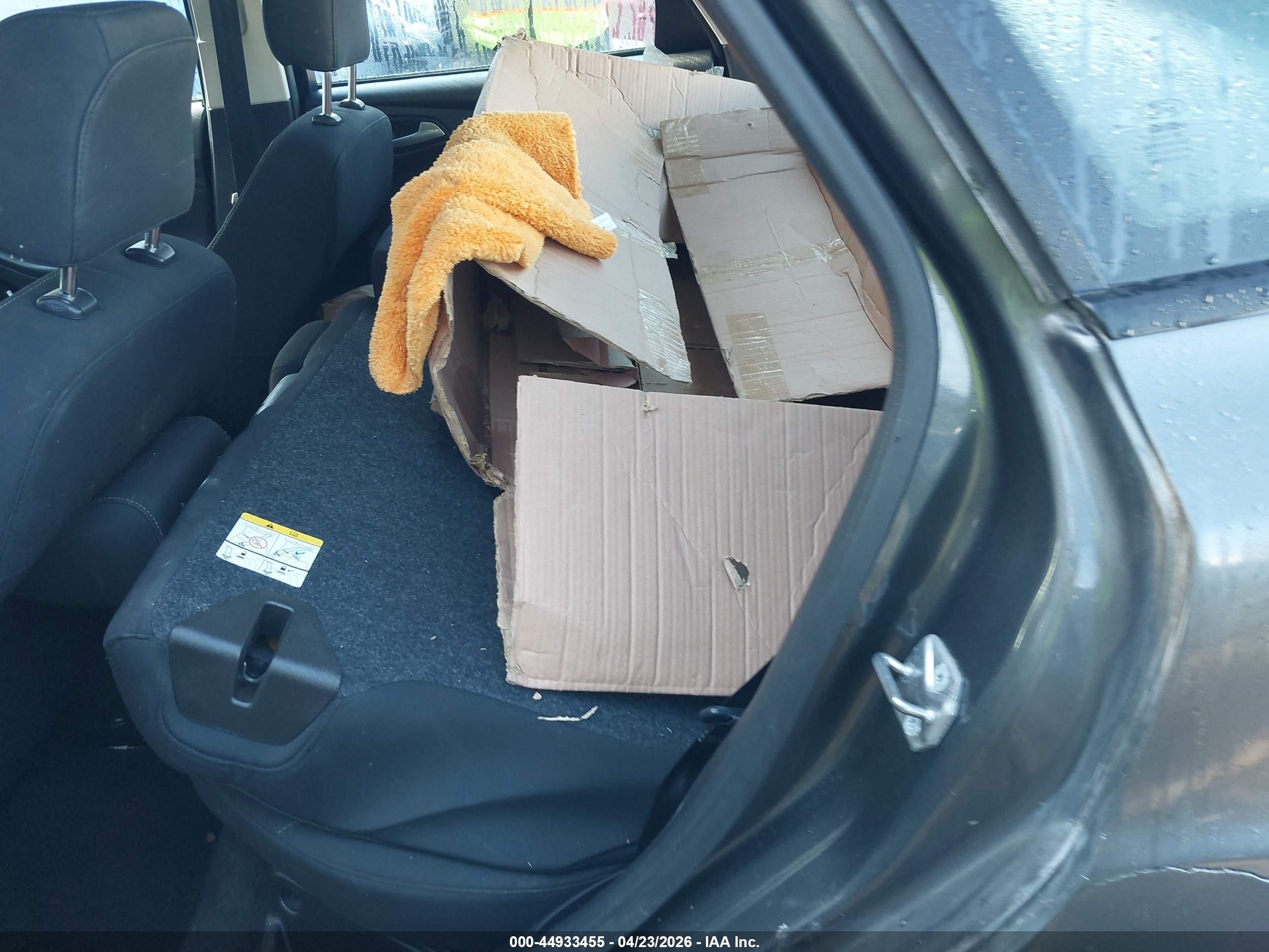FORD FOCUS image 8