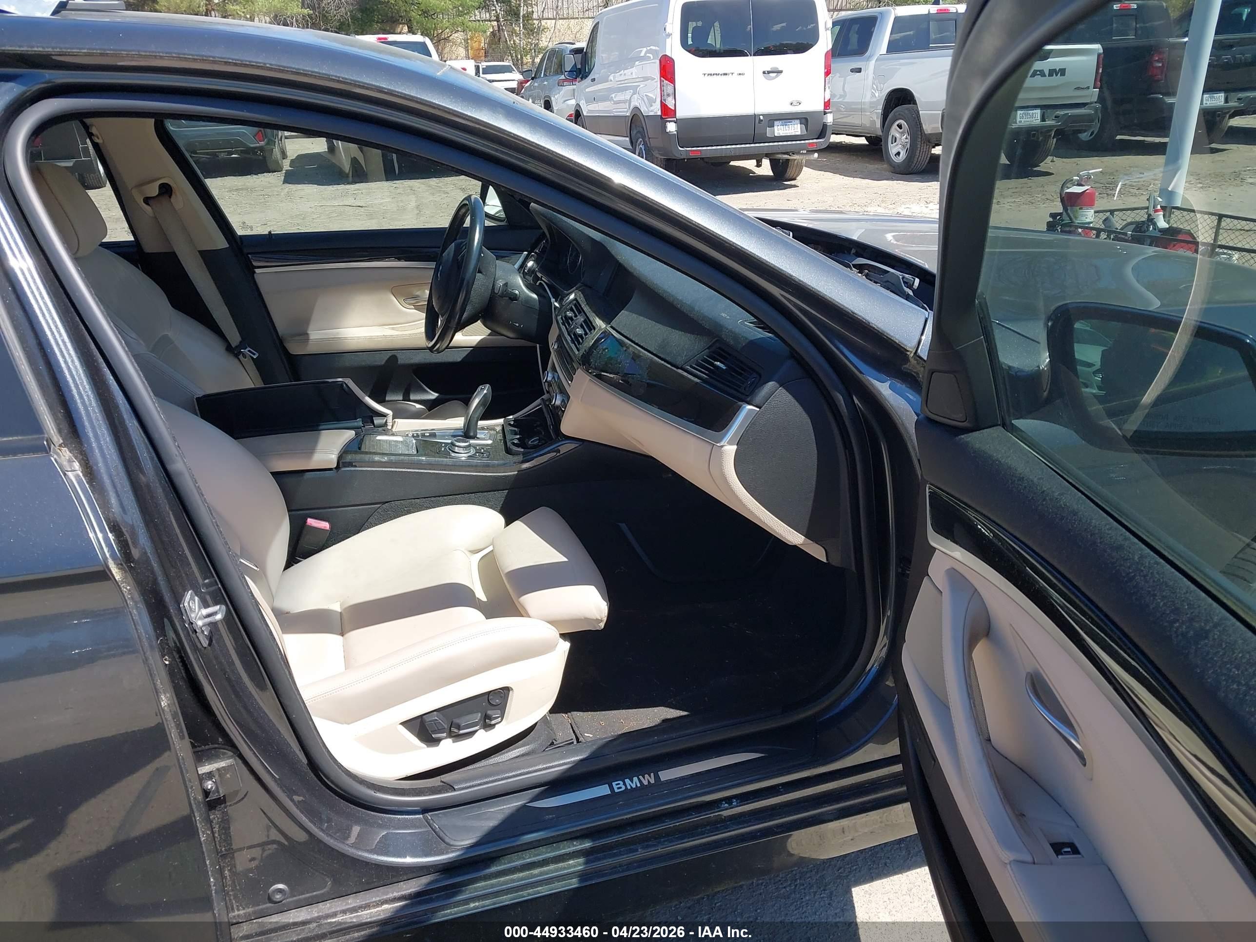 BMW 550I image 5