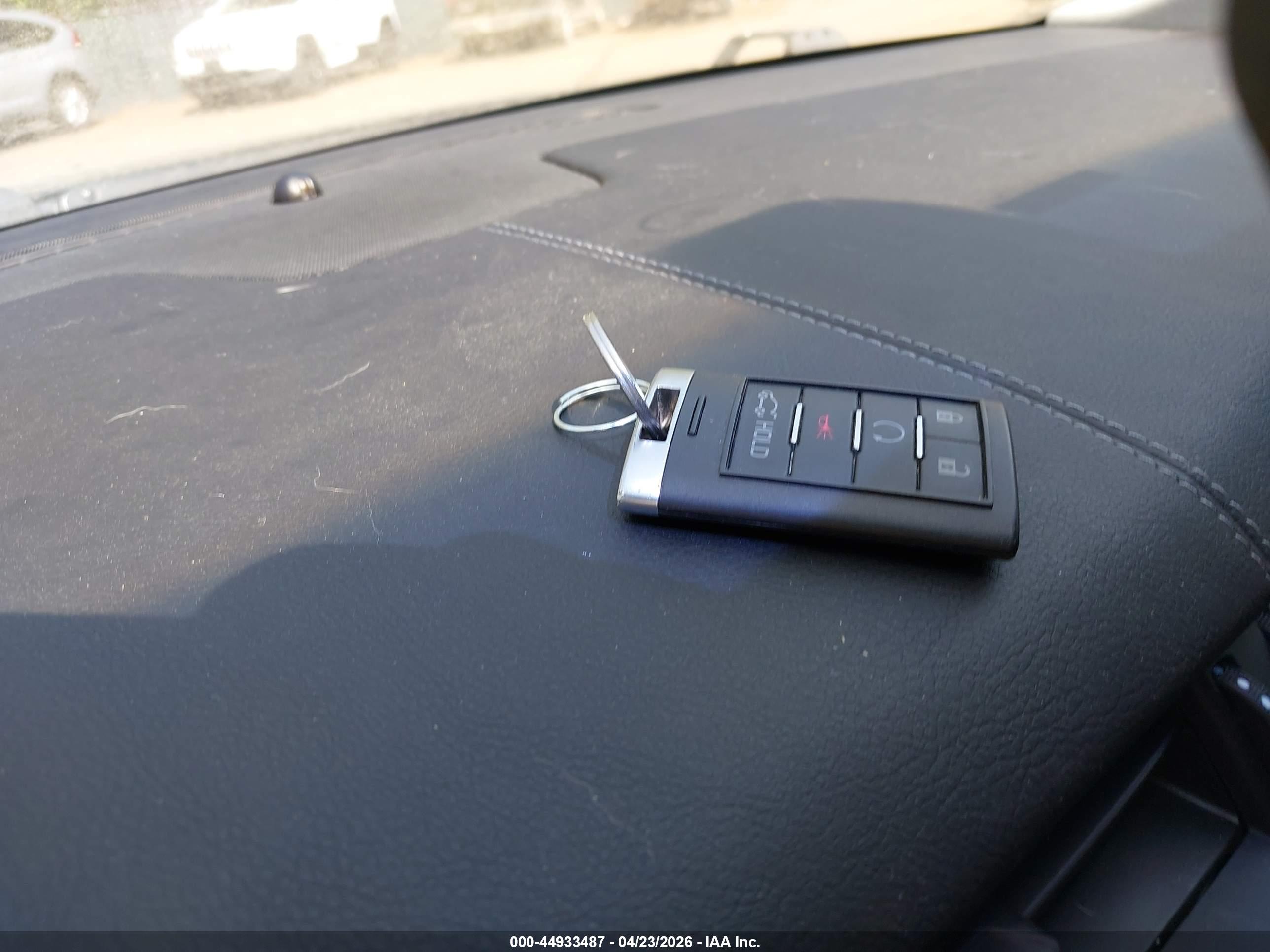 CADILLAC XTS image 11