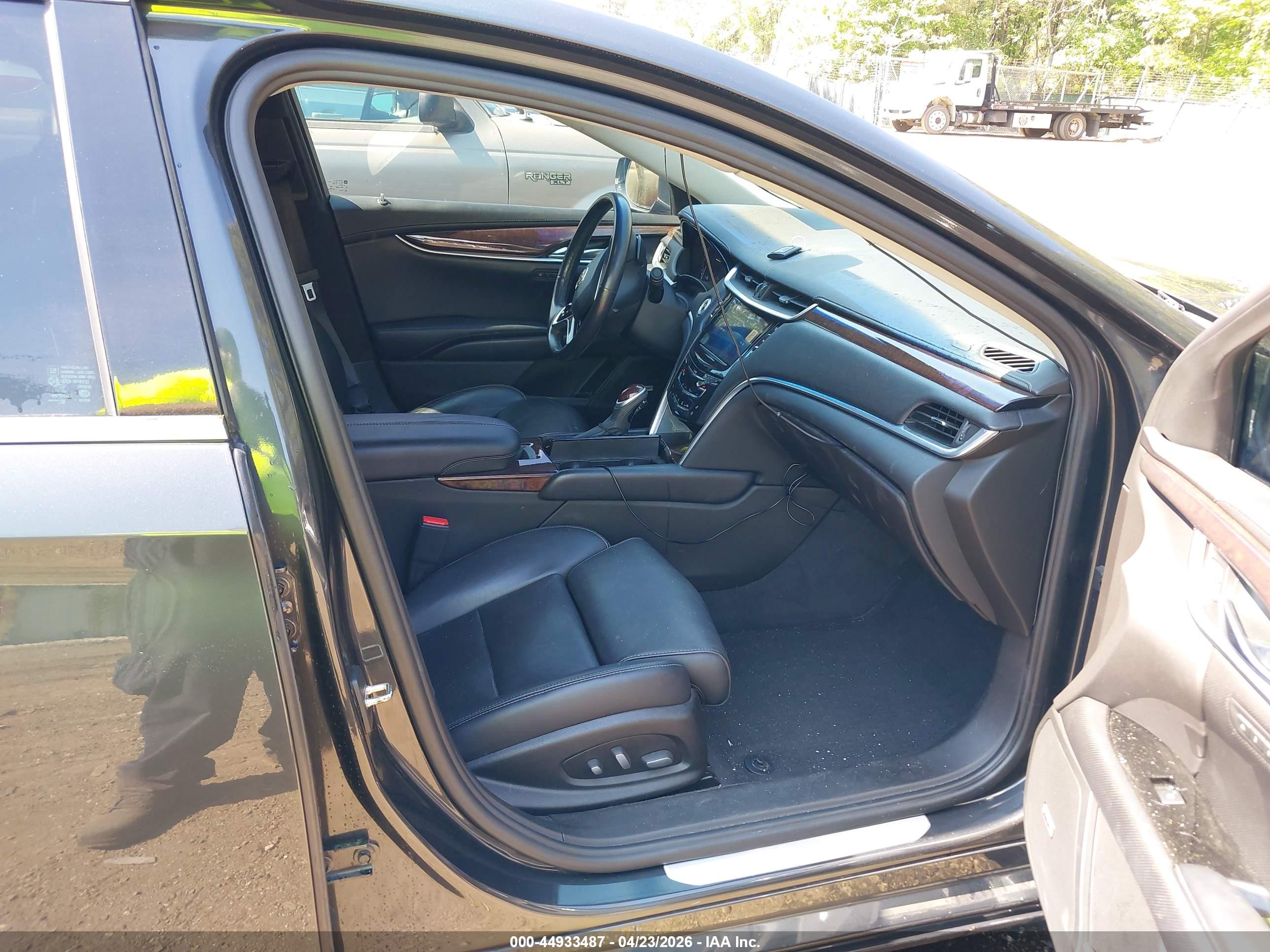 CADILLAC XTS image 5