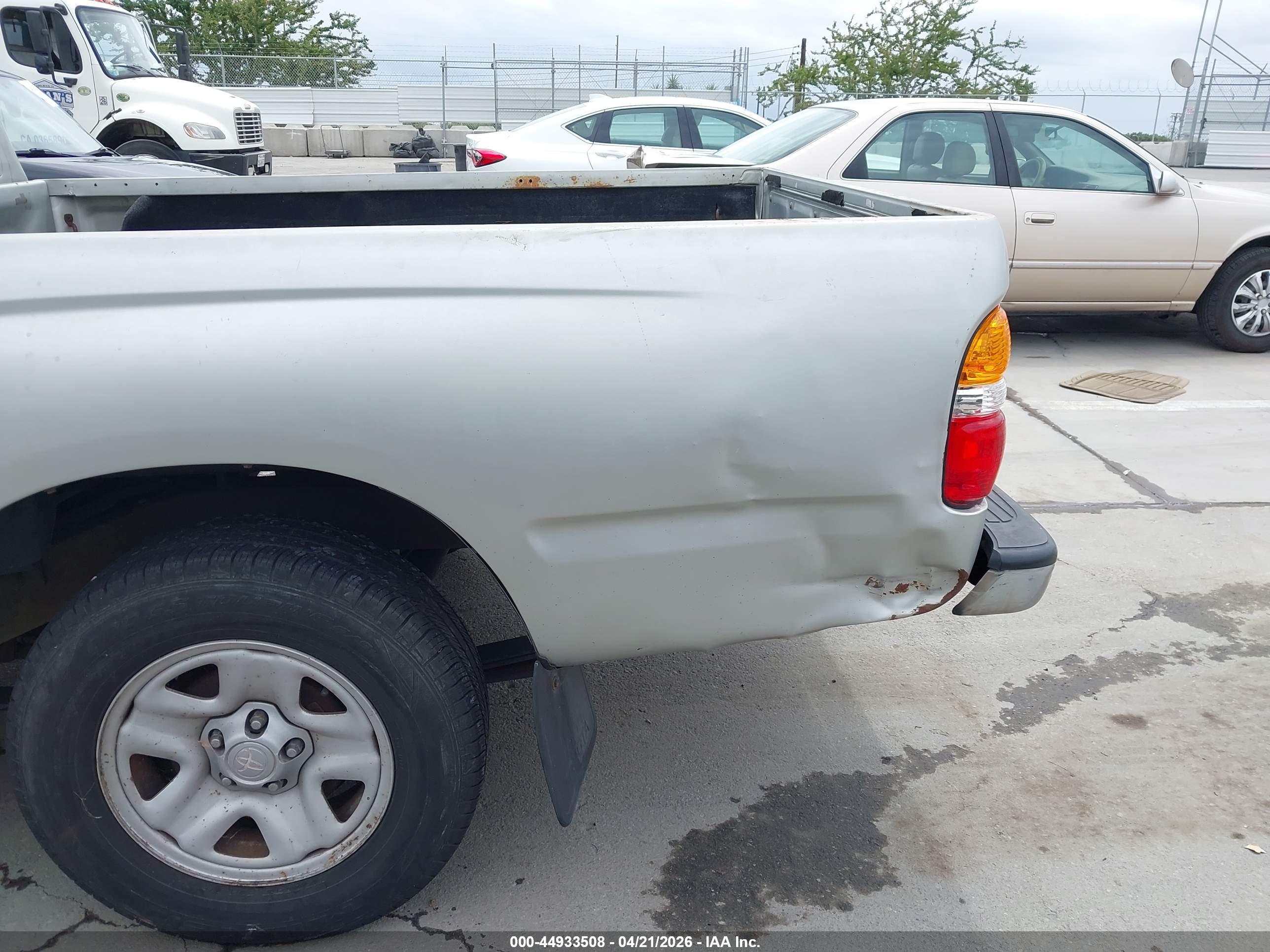 TOYOTA TACOMA image 6