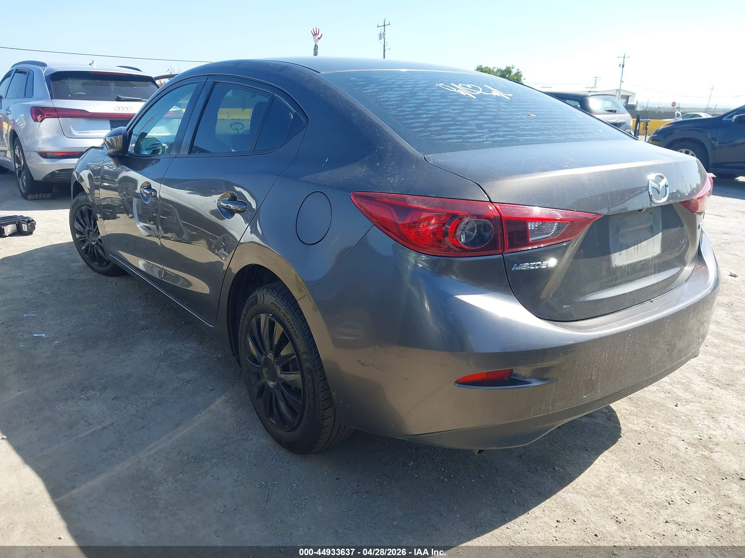 MAZDA MAZDA3 image 3