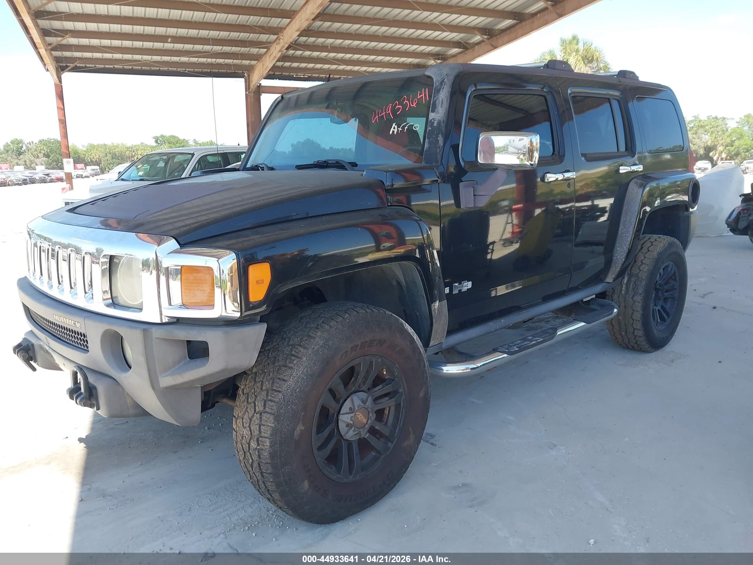 HUMMER H3 image 2