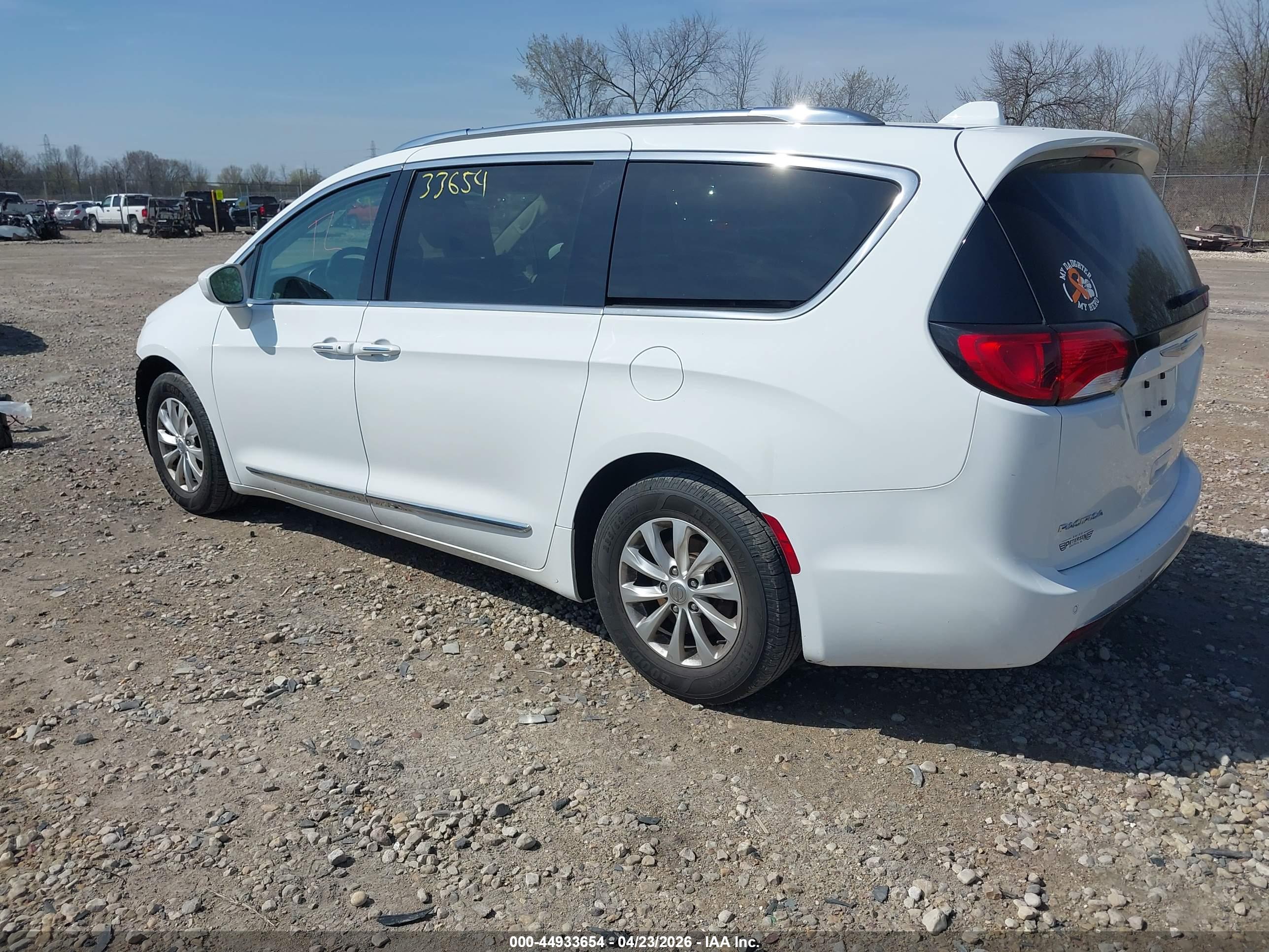 CHRYSLER PACIFICA image 3