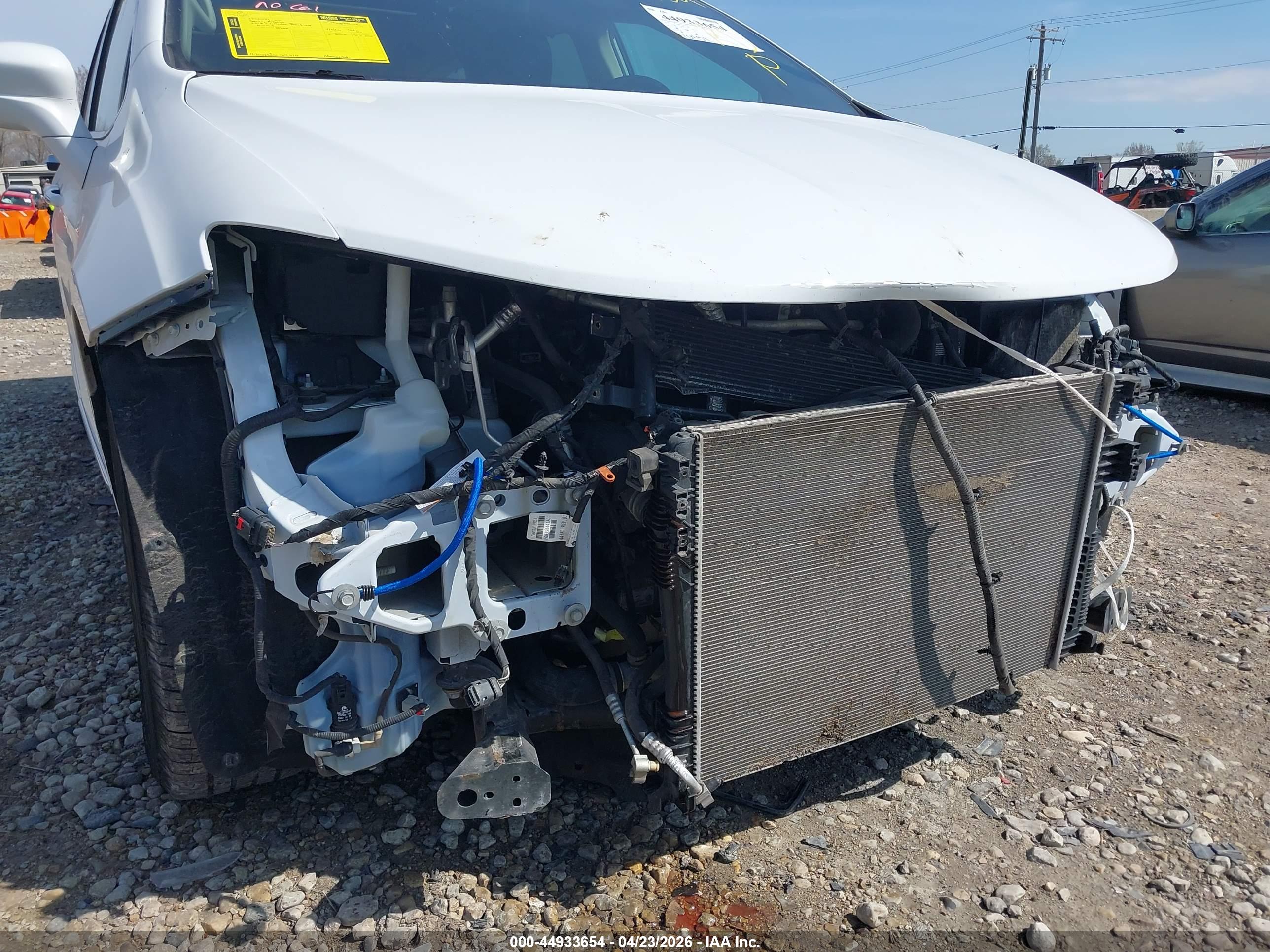 CHRYSLER PACIFICA image 6
