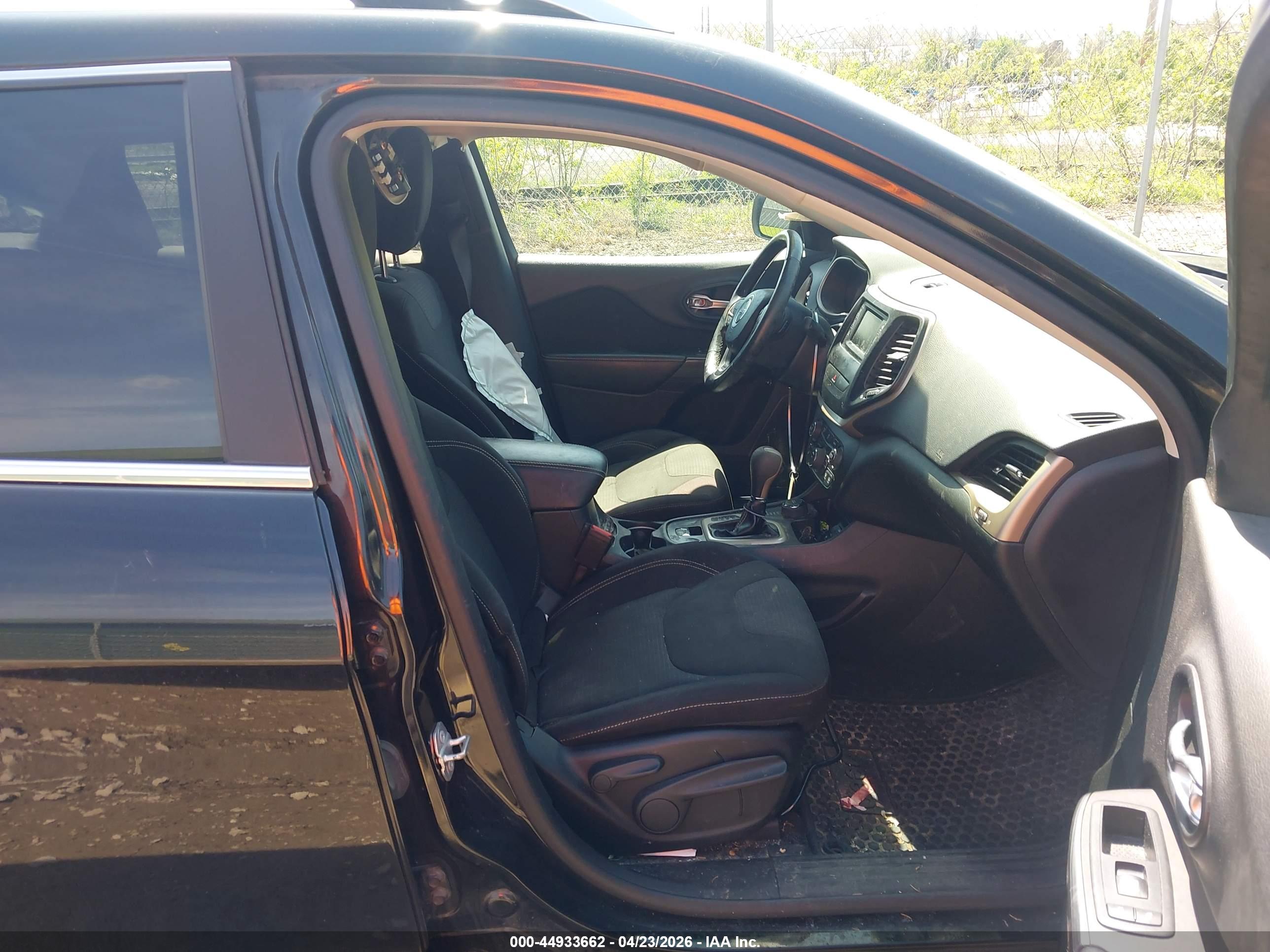 JEEP CHEROKEE image 5