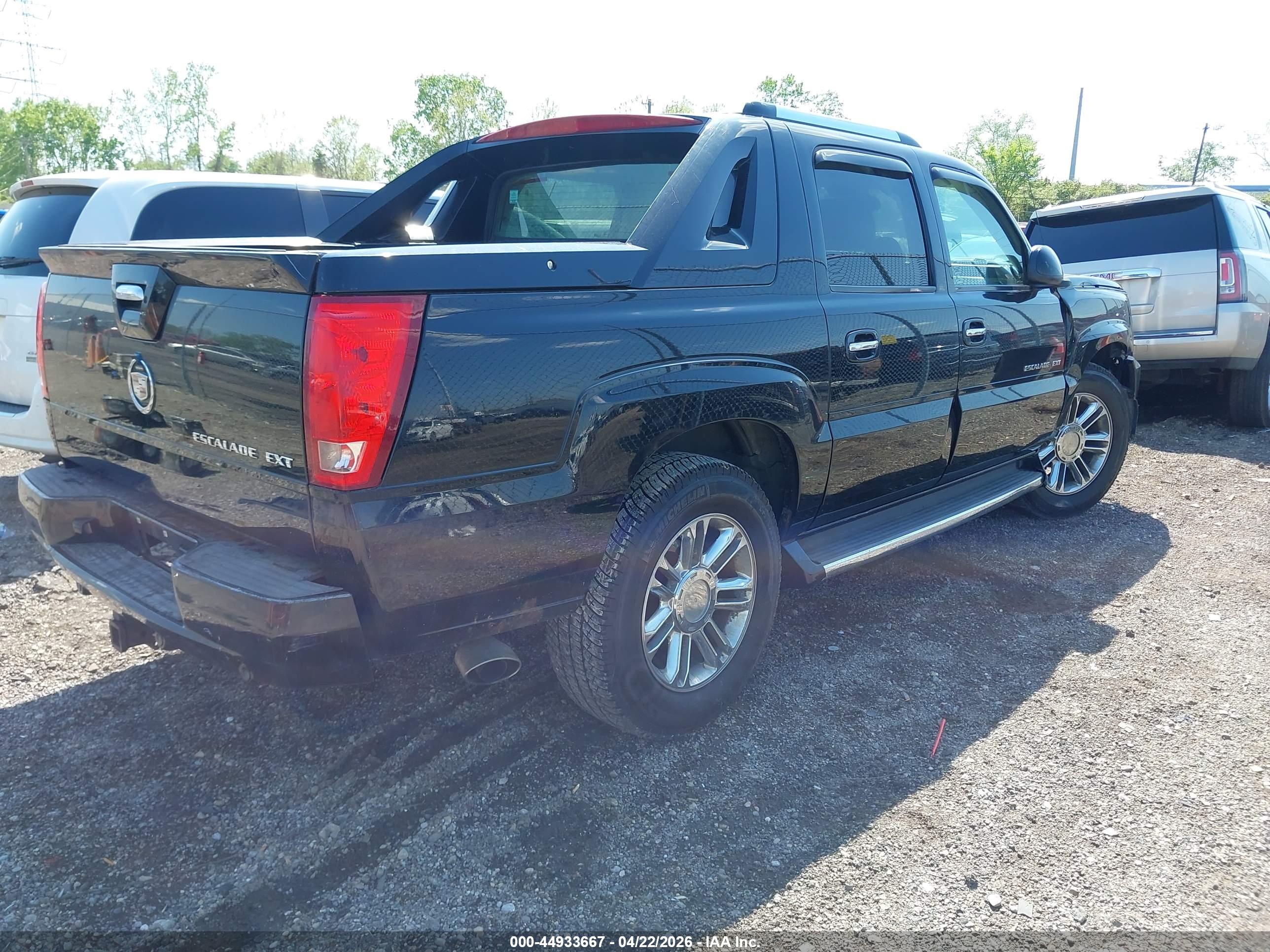 CADILLAC ESCALADE image 4