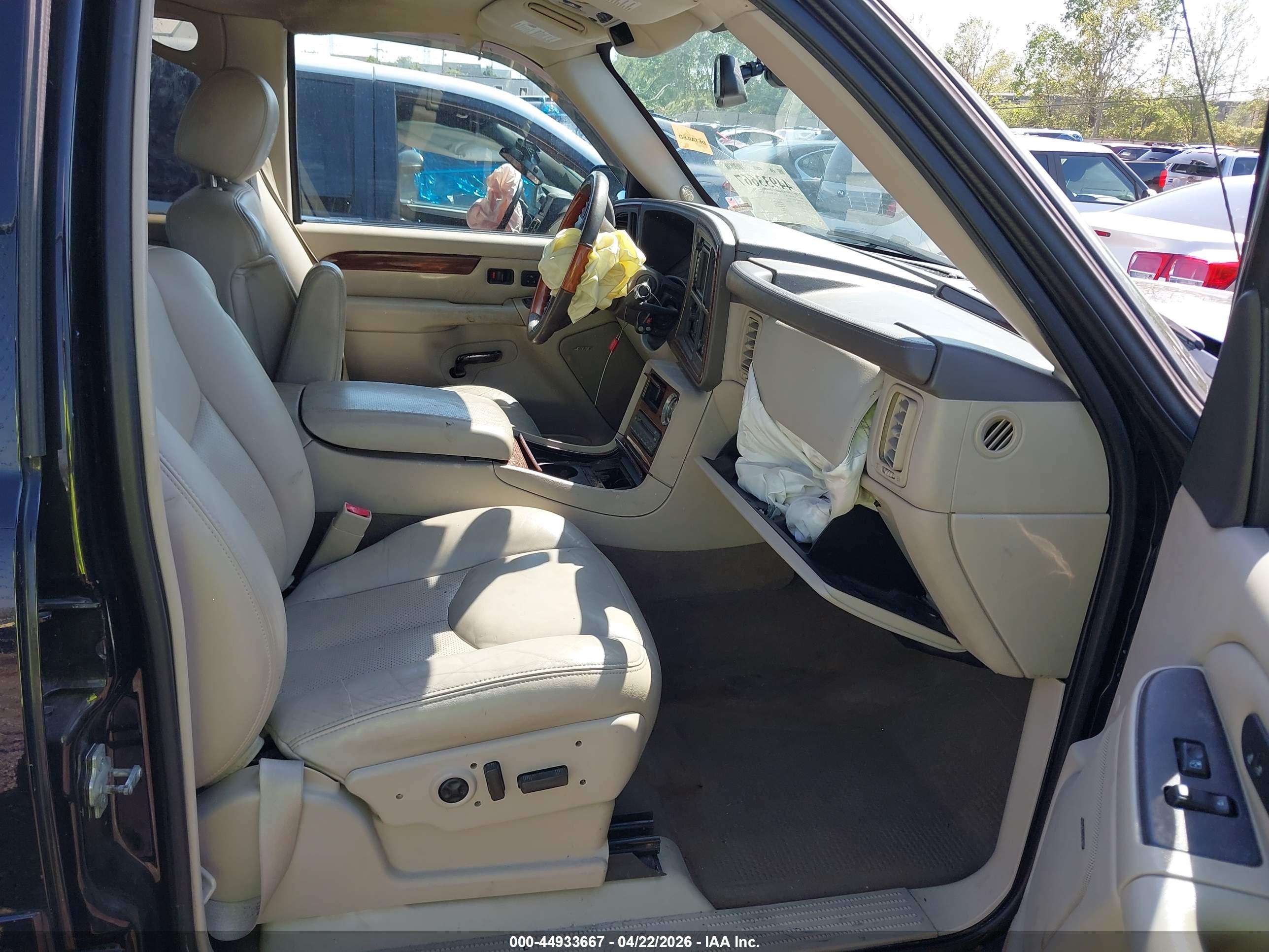 CADILLAC ESCALADE image 5