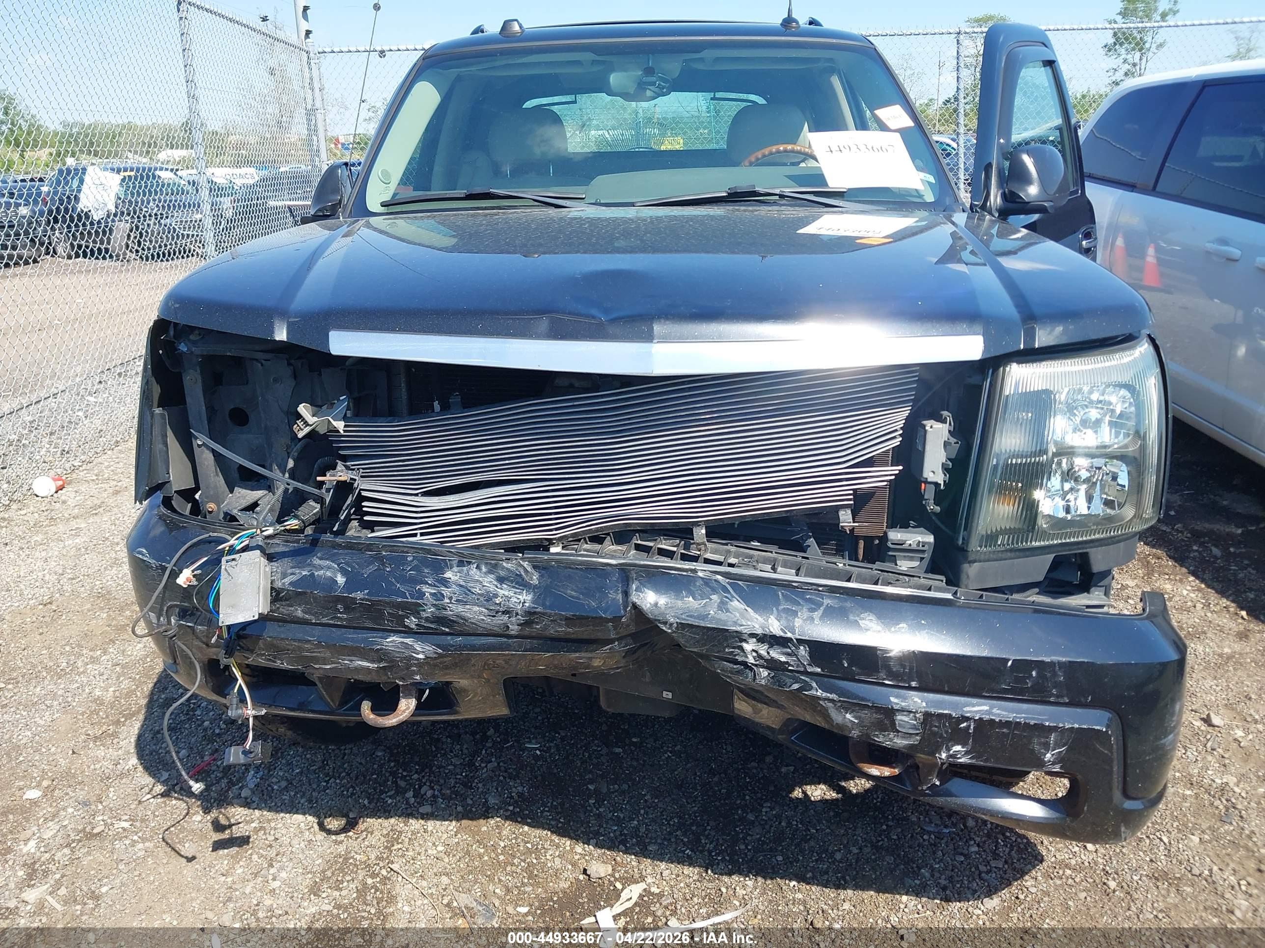 CADILLAC ESCALADE image 6