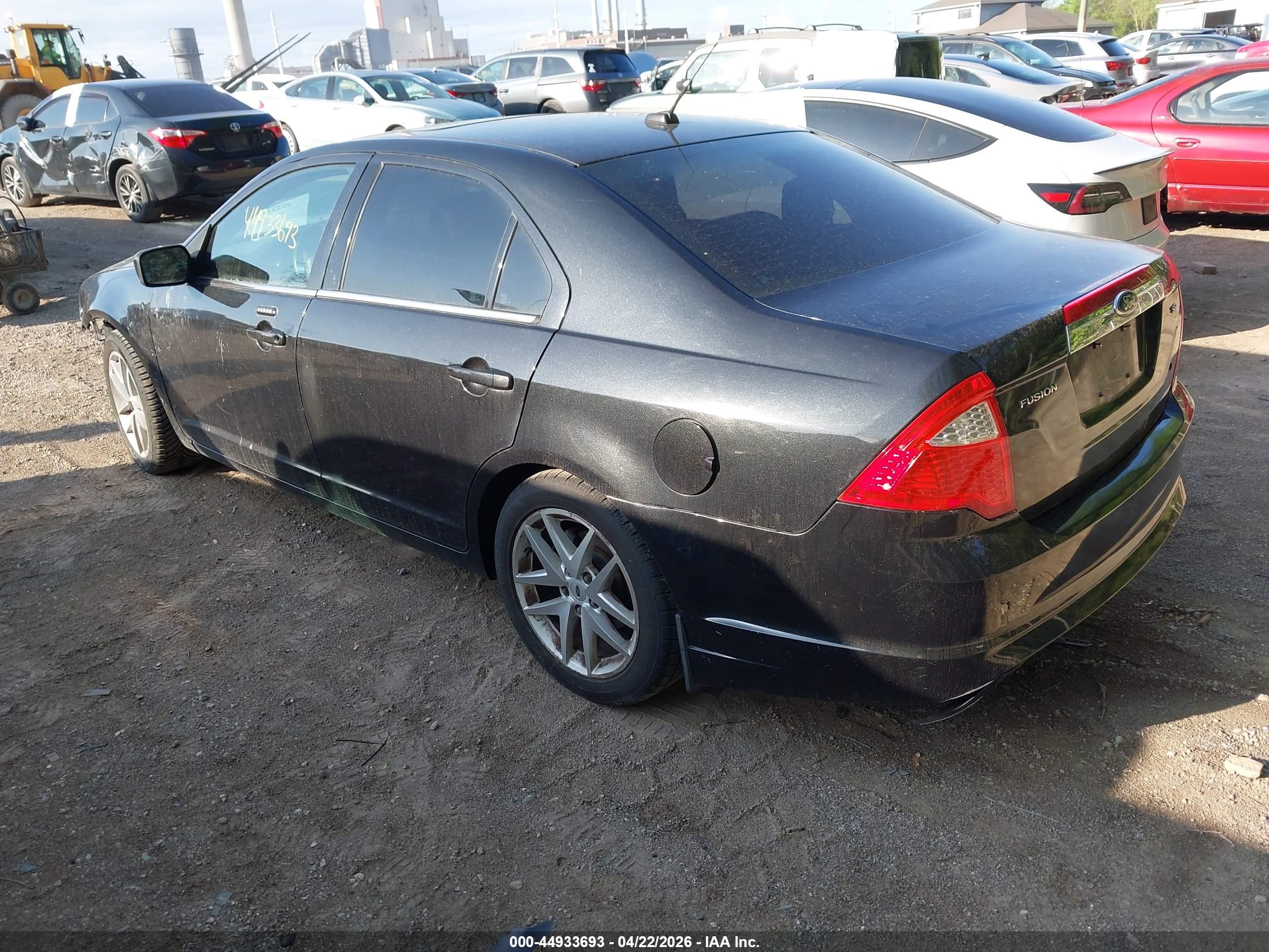 FORD FUSION image 3