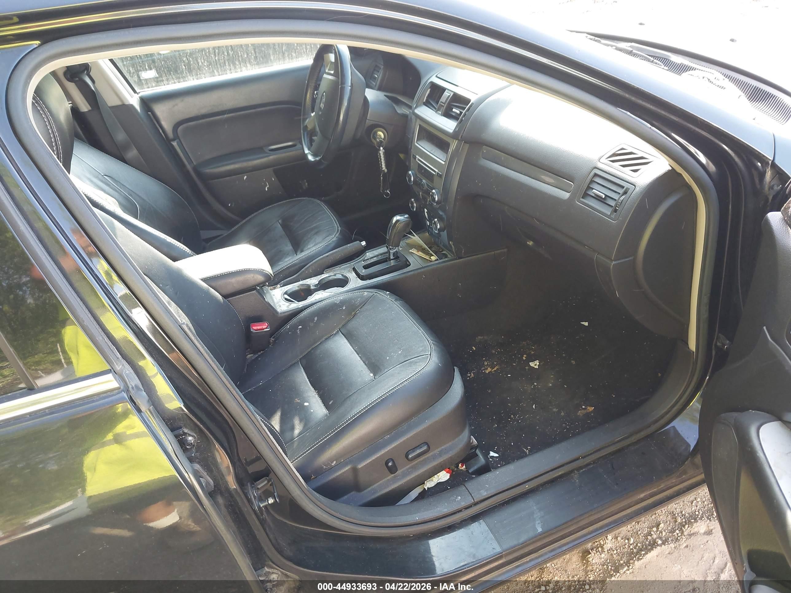 FORD FUSION image 5
