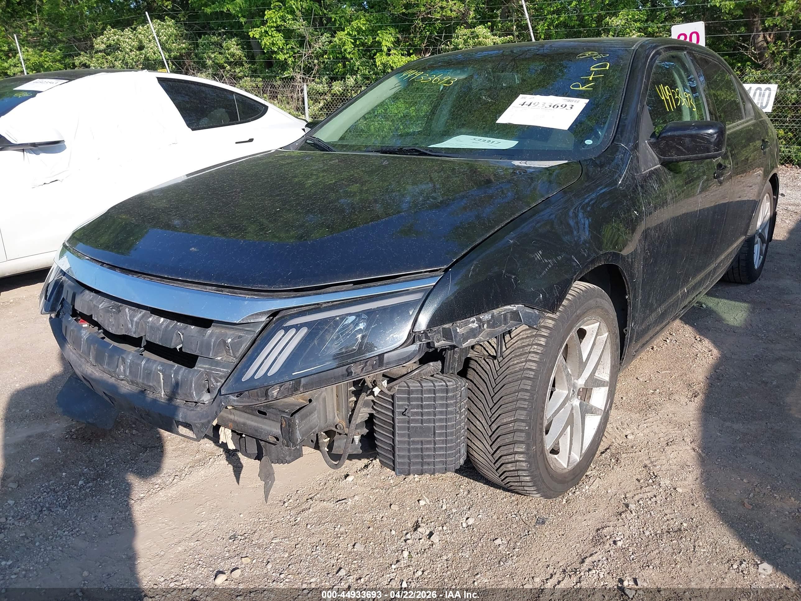 FORD FUSION image 6