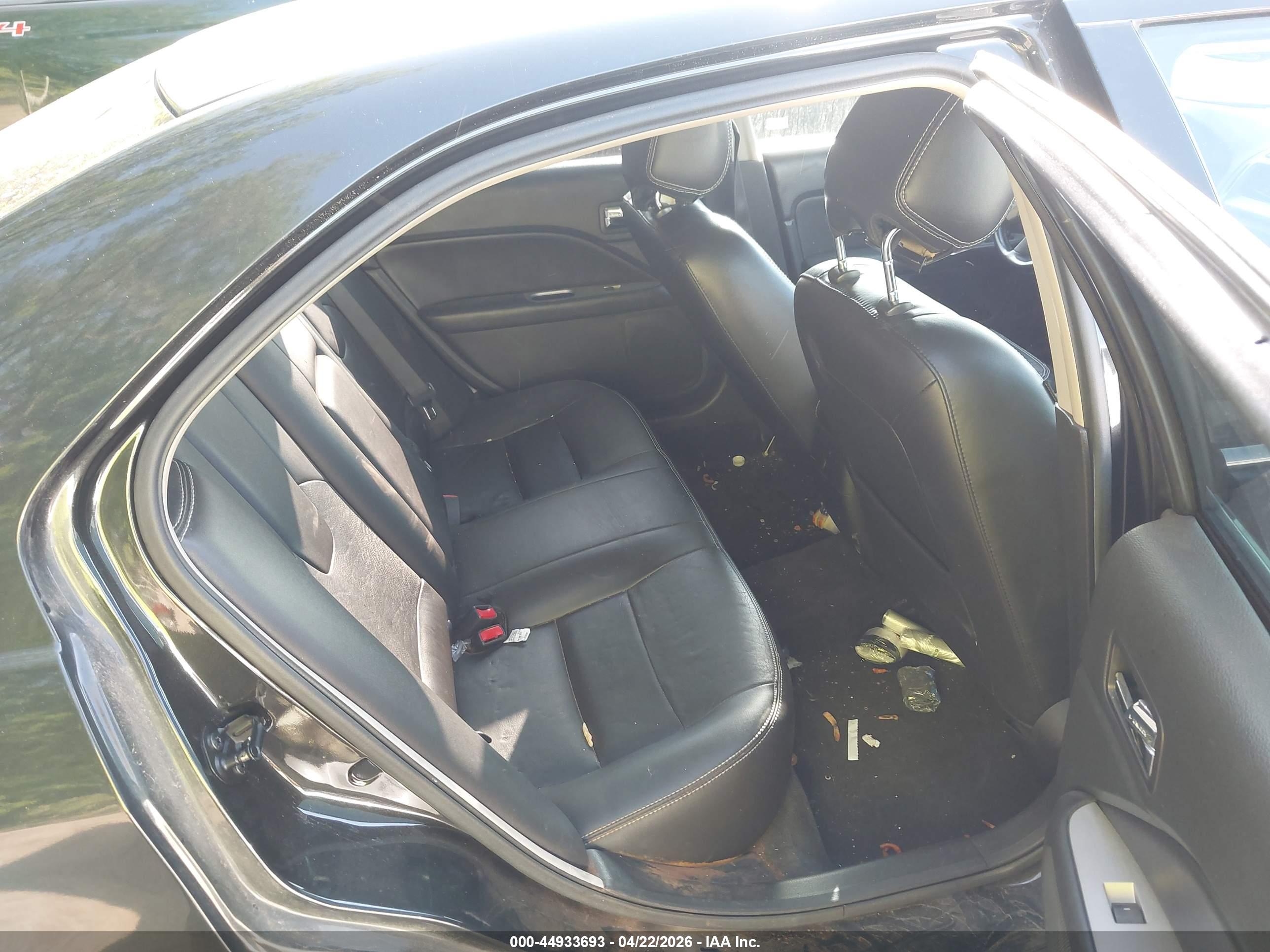 FORD FUSION image 8