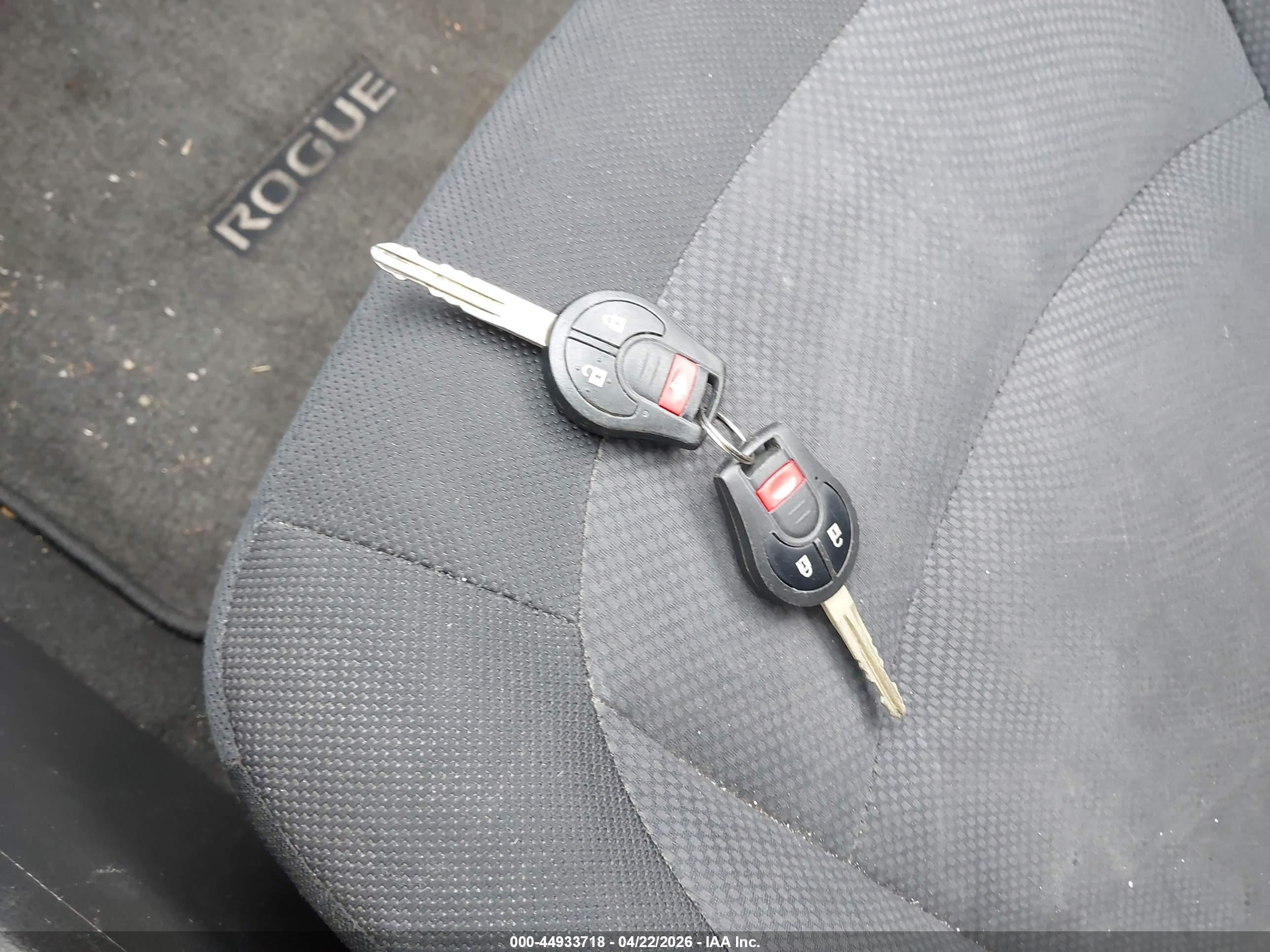 NISSAN ROGUE image 11