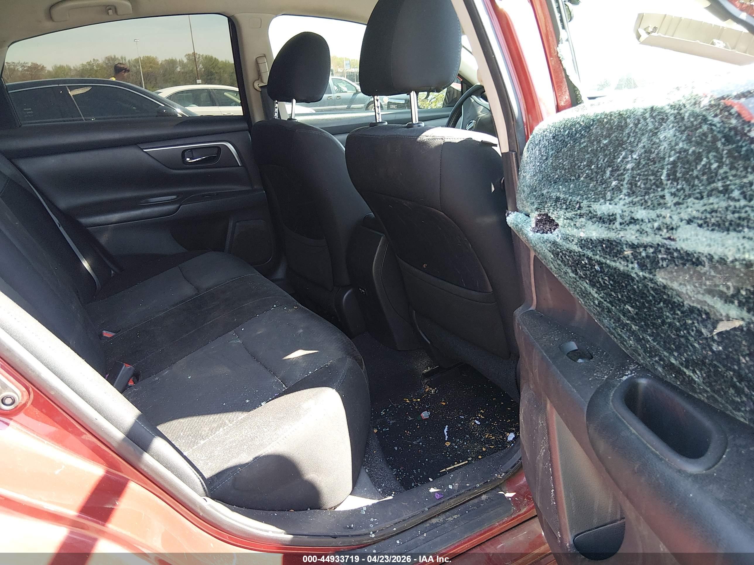 NISSAN ALTIMA image 8