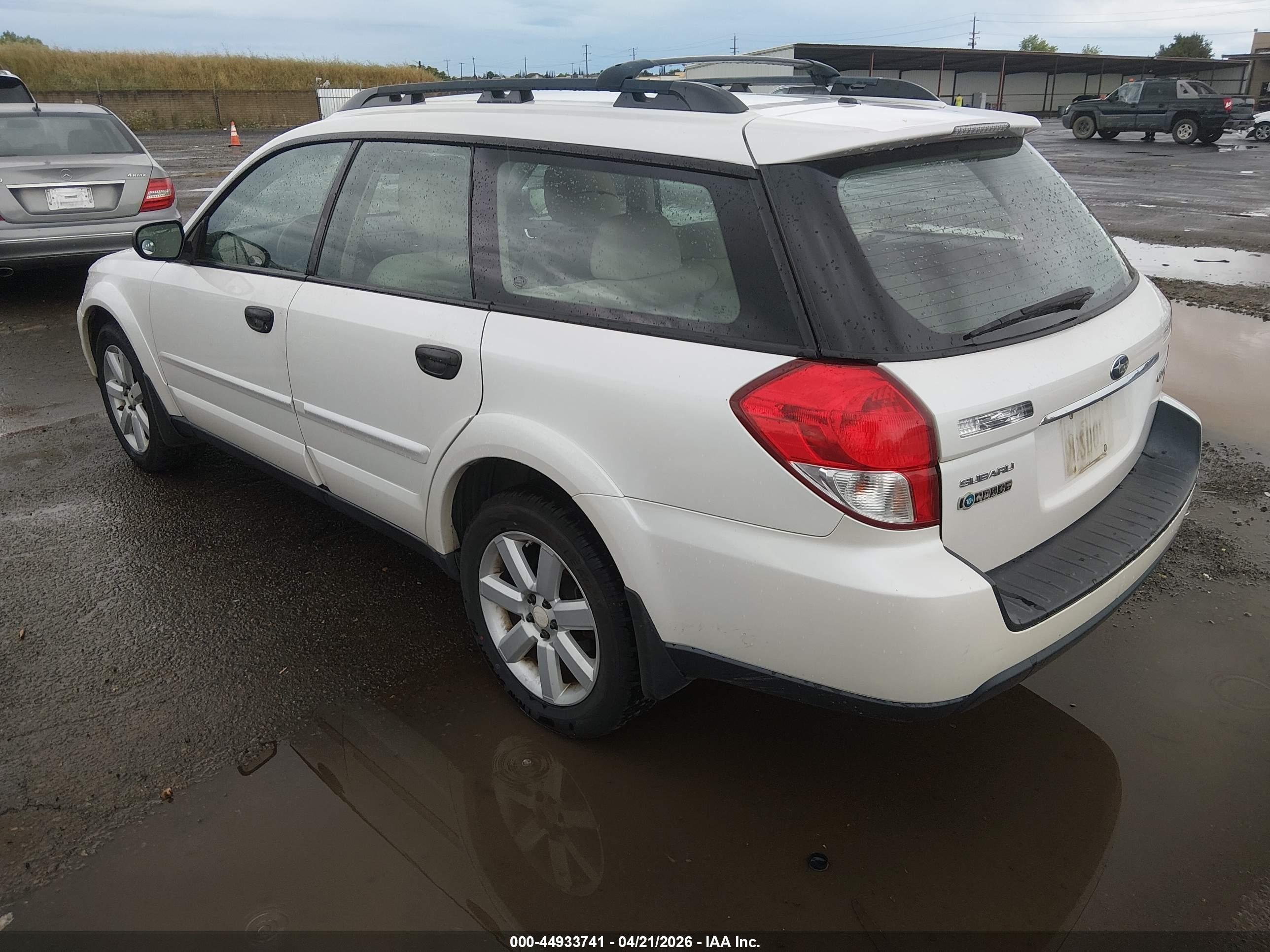 SUBARU OUTBACK image 3