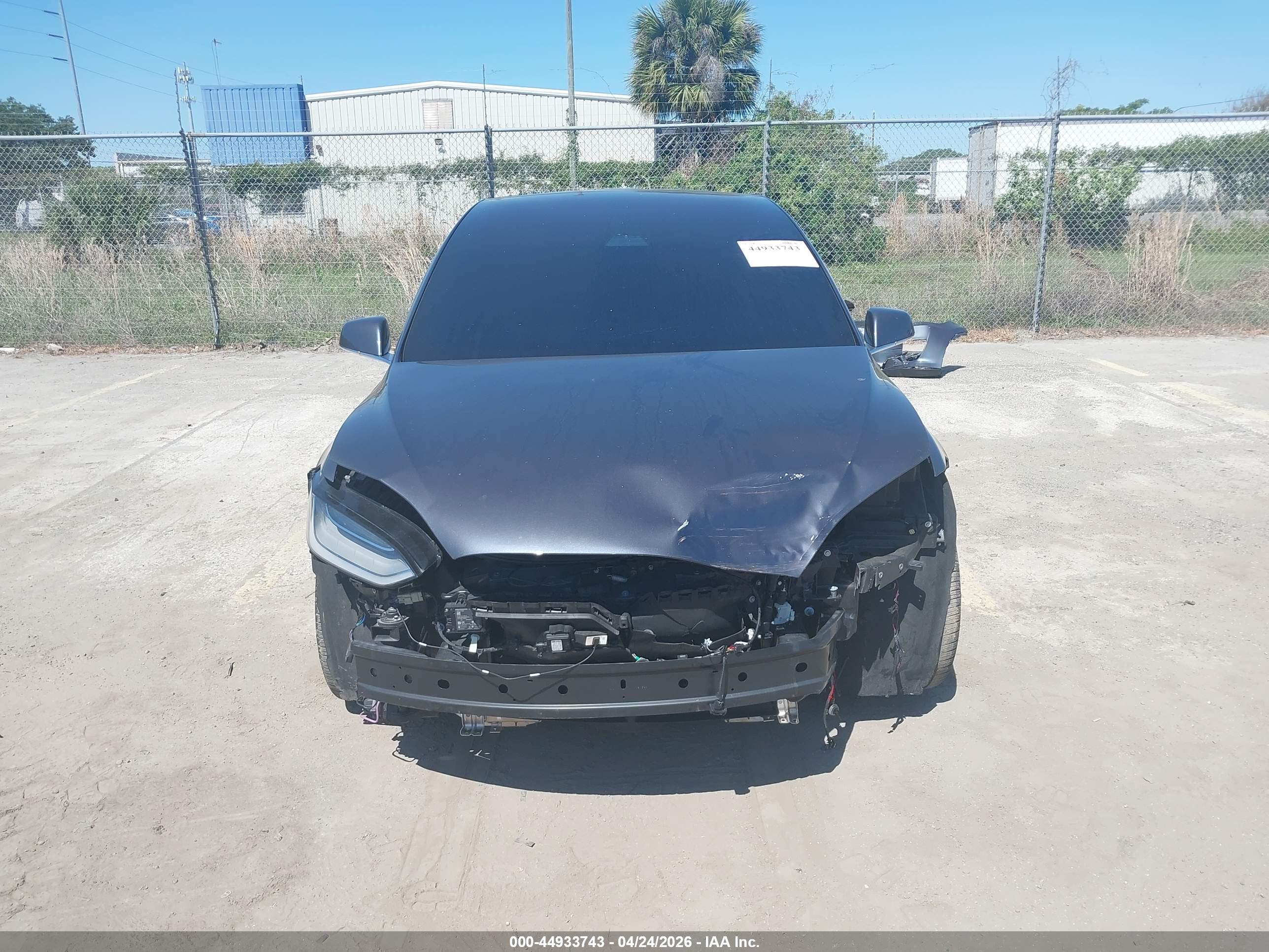 TESLA MODEL image 6