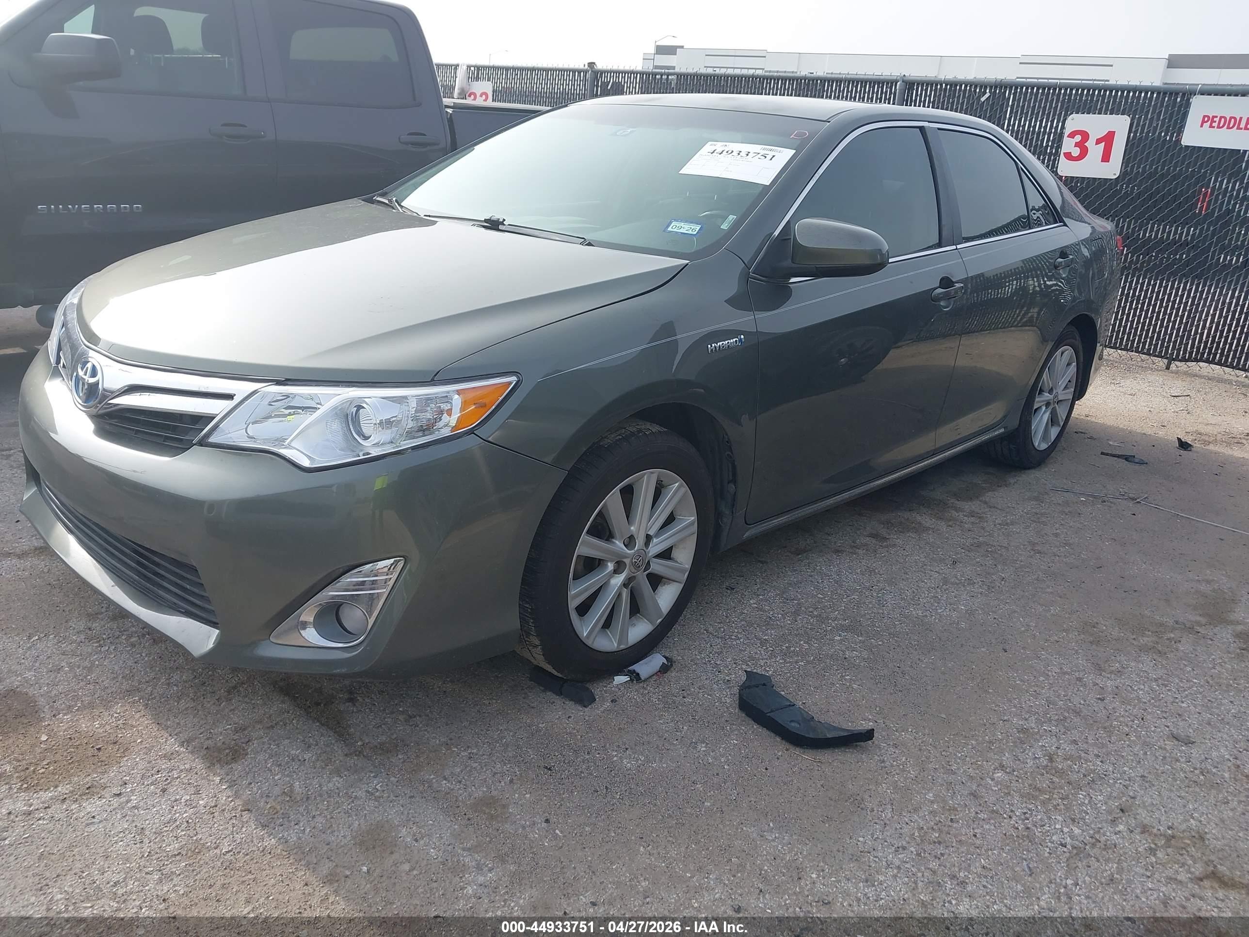 TOYOTA CAMRY image 2