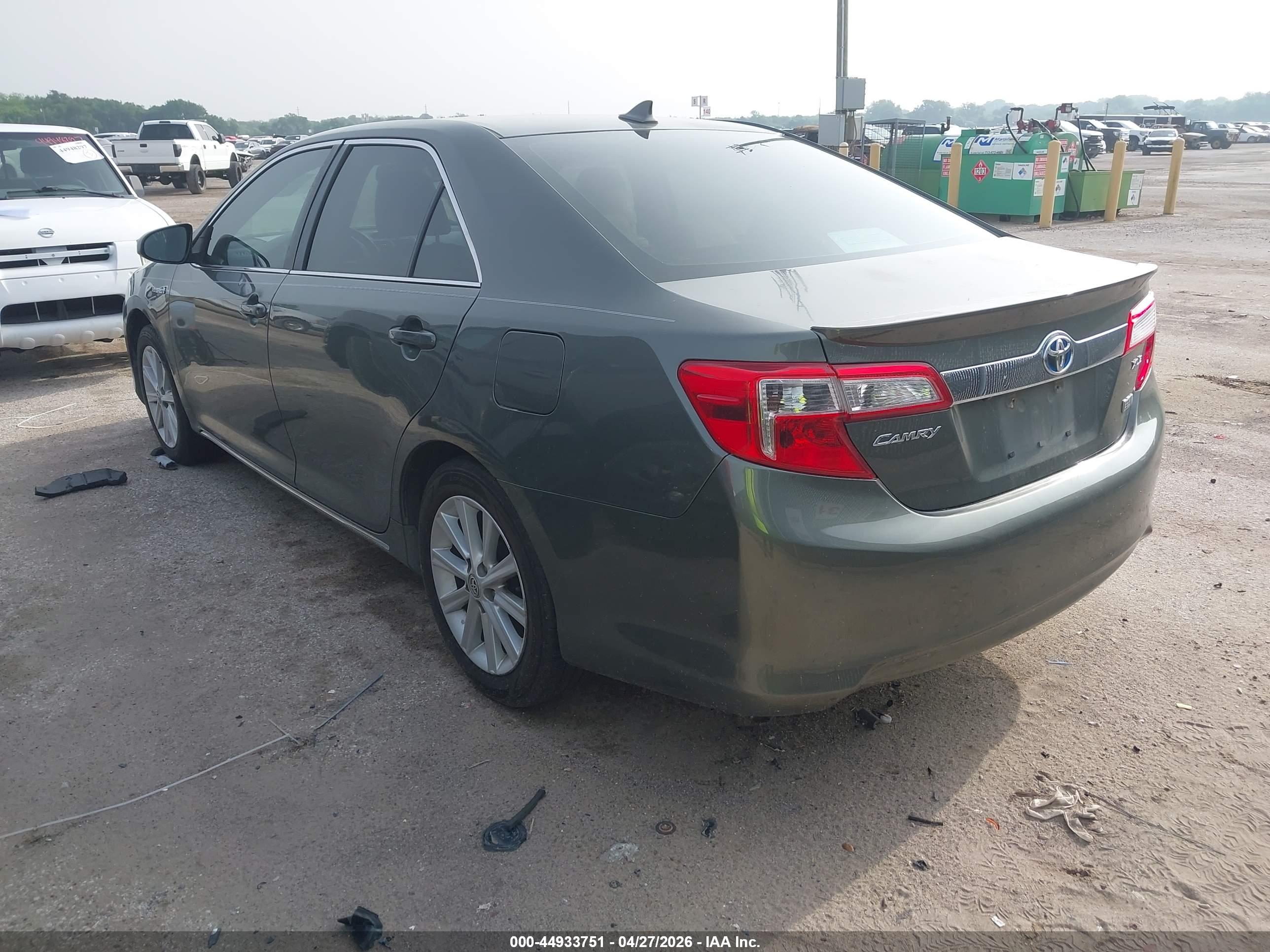 TOYOTA CAMRY image 3