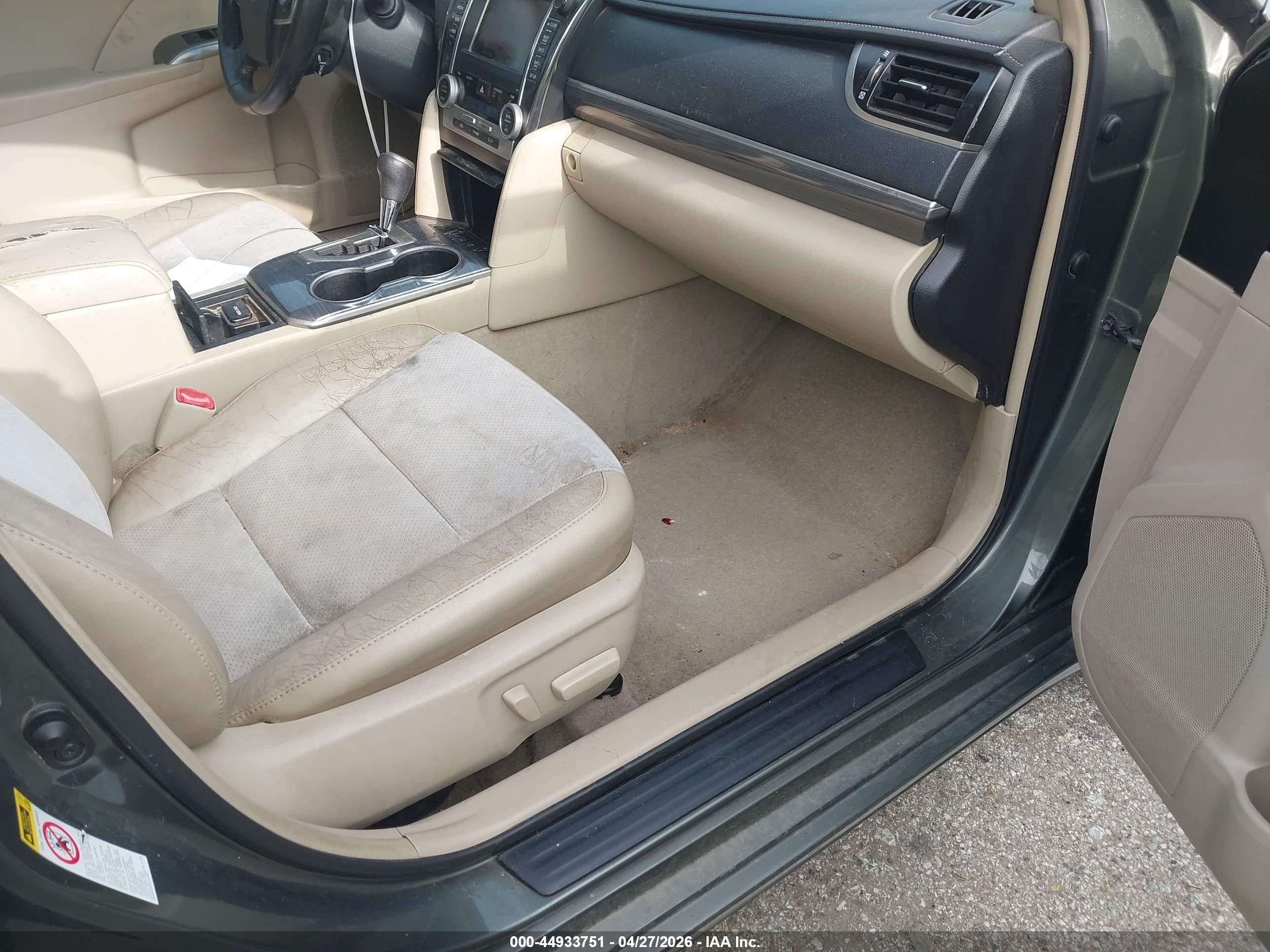 TOYOTA CAMRY image 5