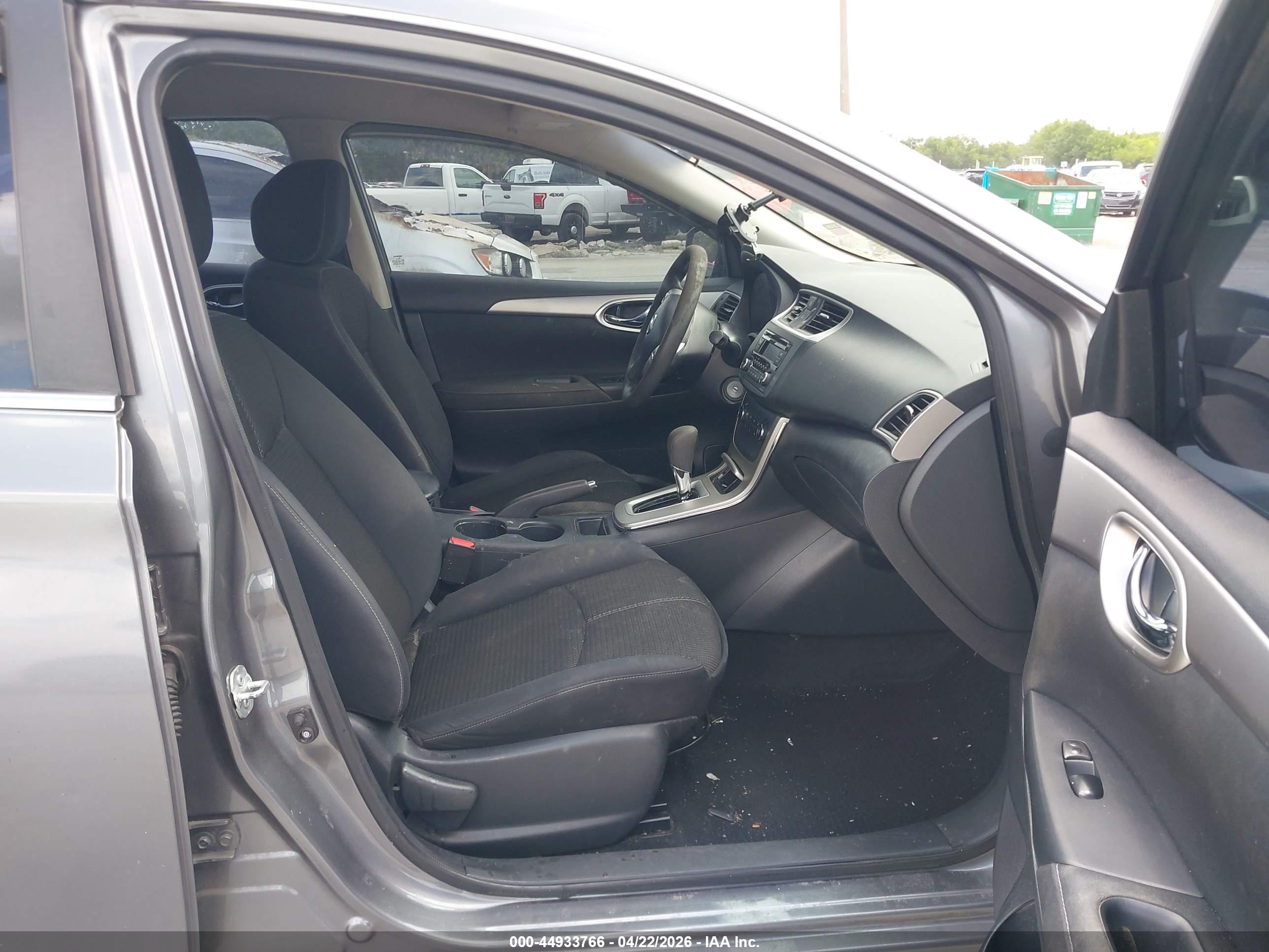 NISSAN SENTRA image 5
