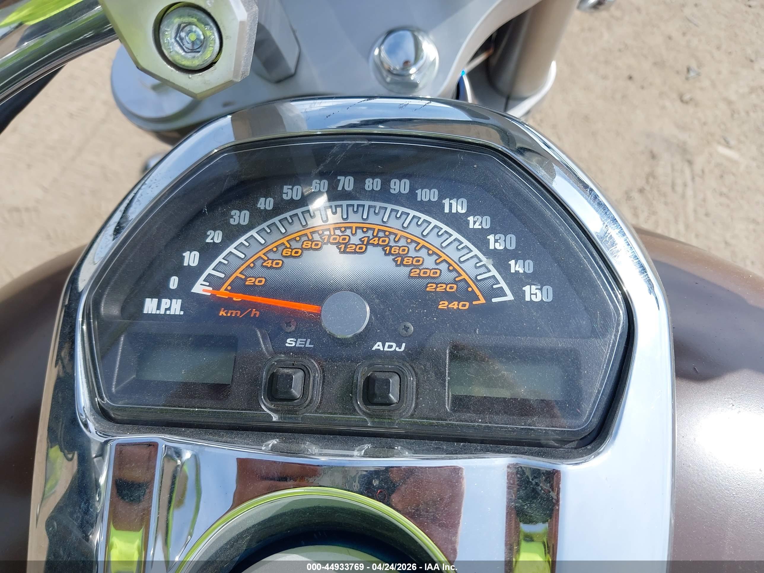 SUZUKI VZR1800 image 7