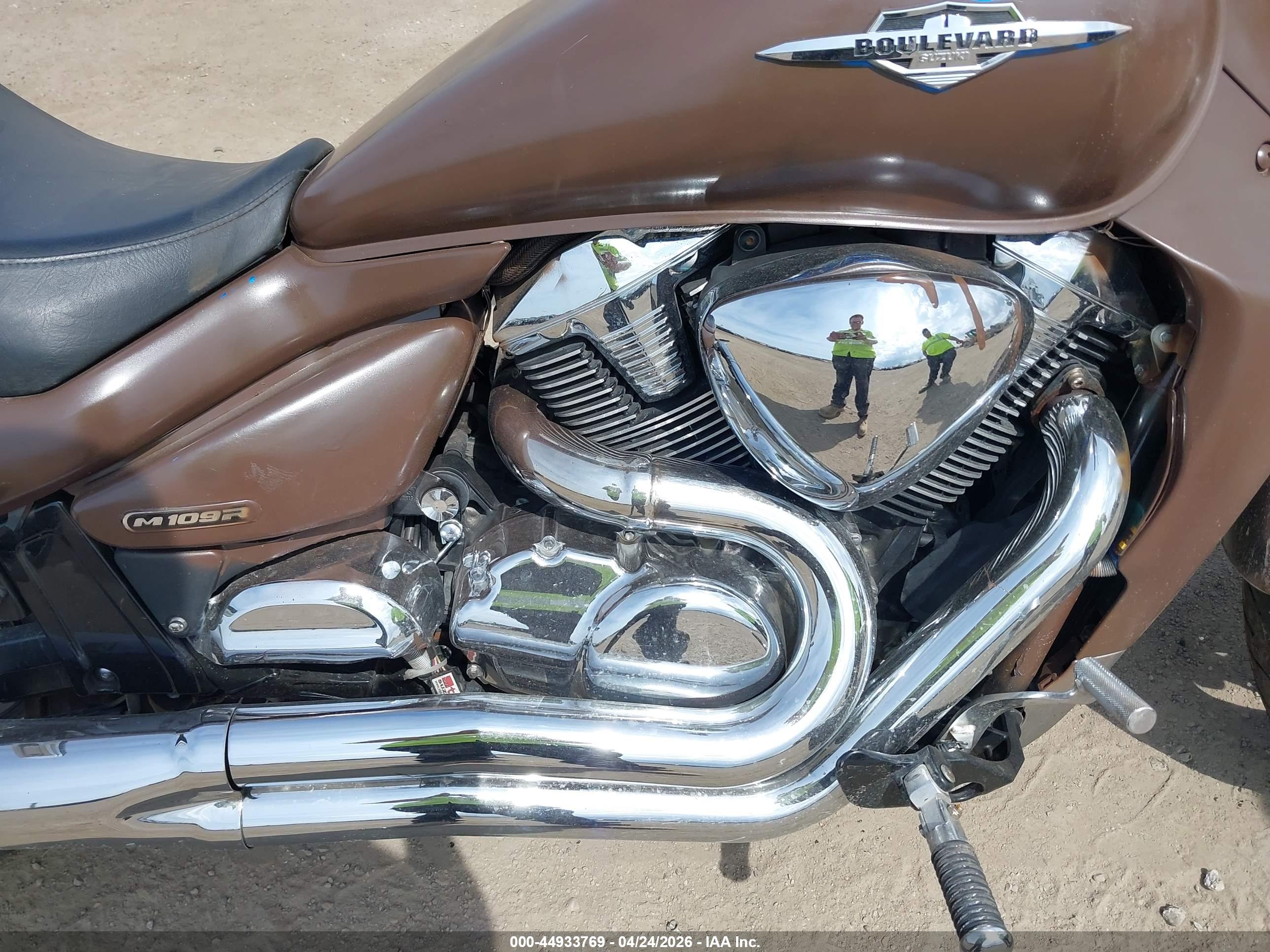 SUZUKI VZR1800 image 8