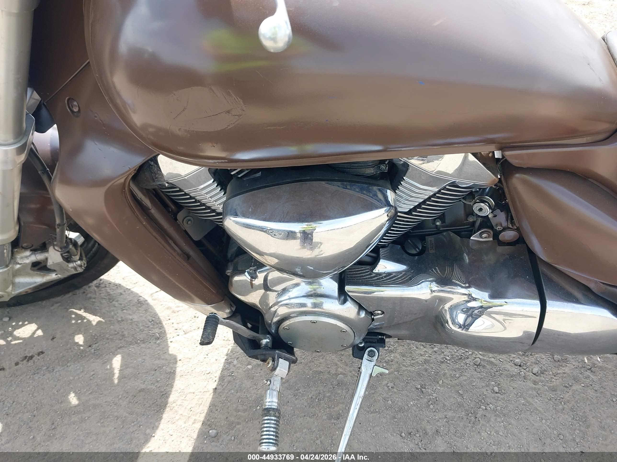 SUZUKI VZR1800 image 9
