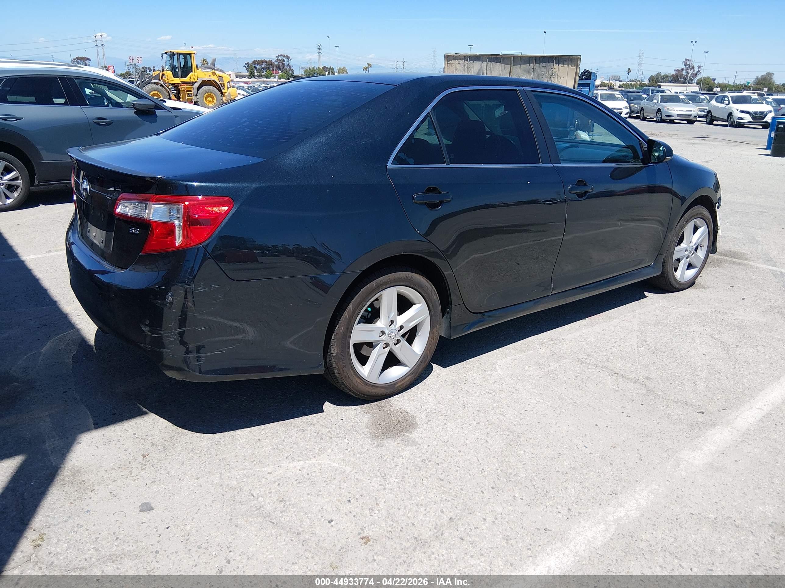 TOYOTA CAMRY image 4