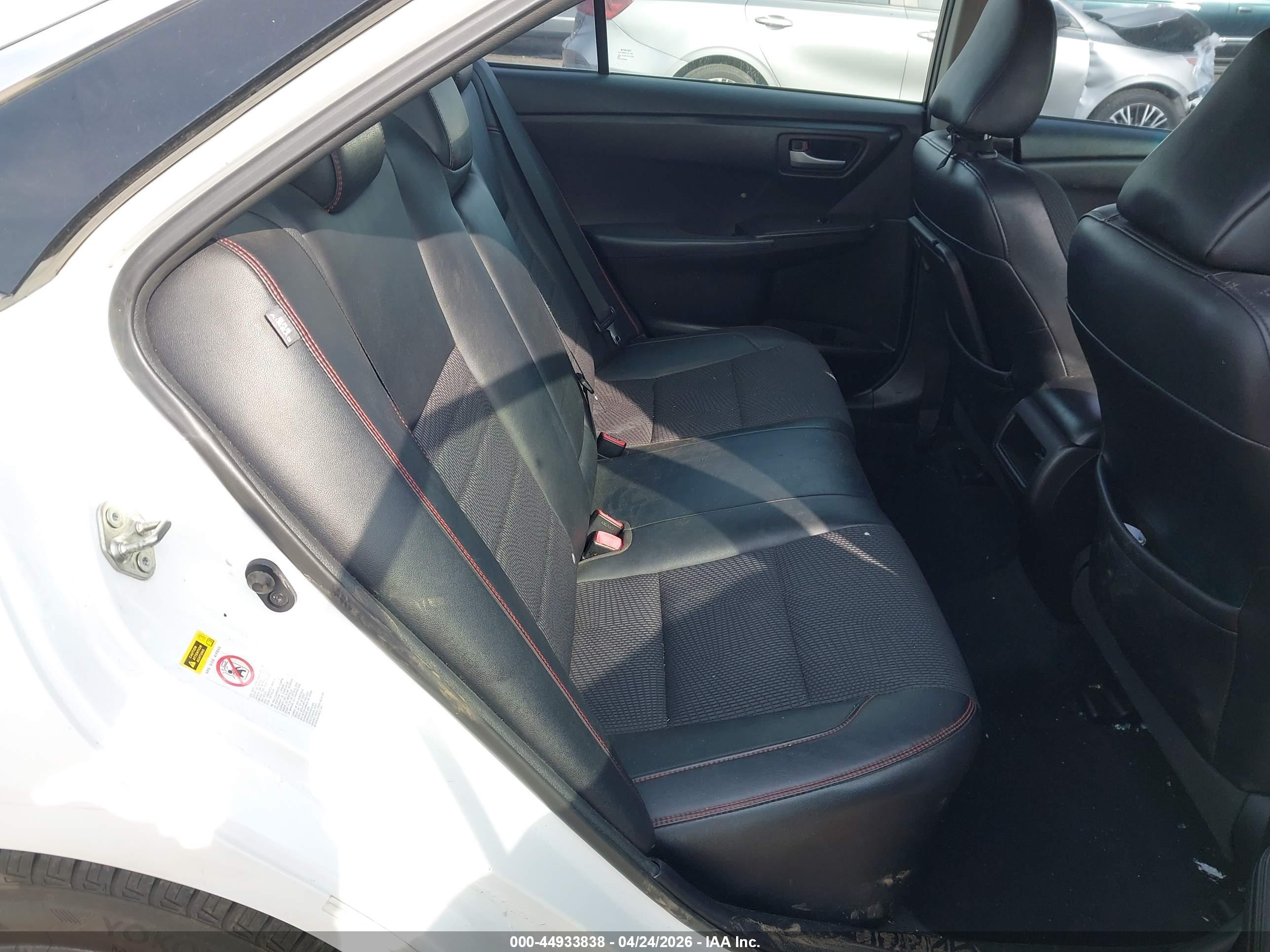 TOYOTA CAMRY image 8