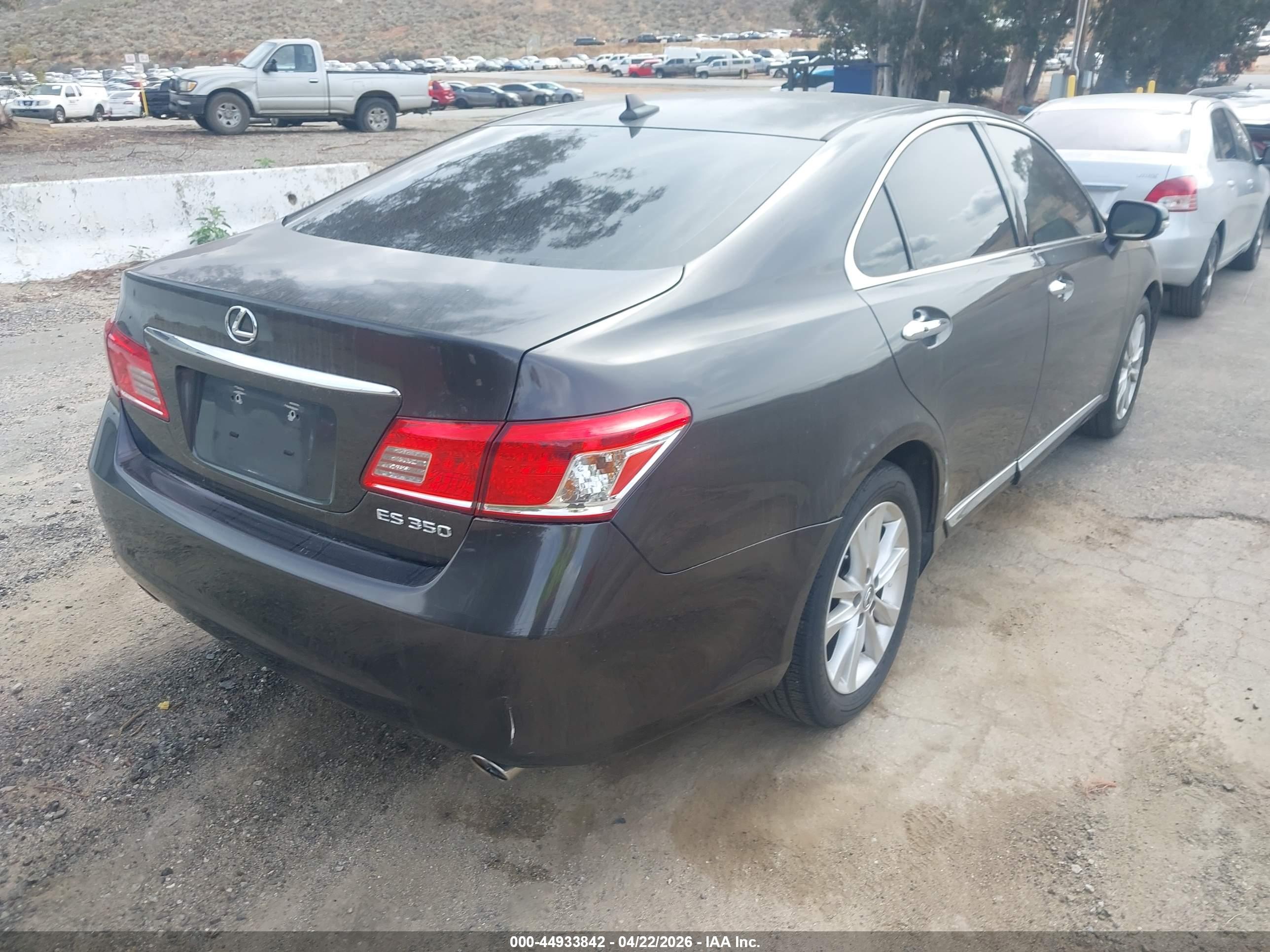 LEXUS ES image 4