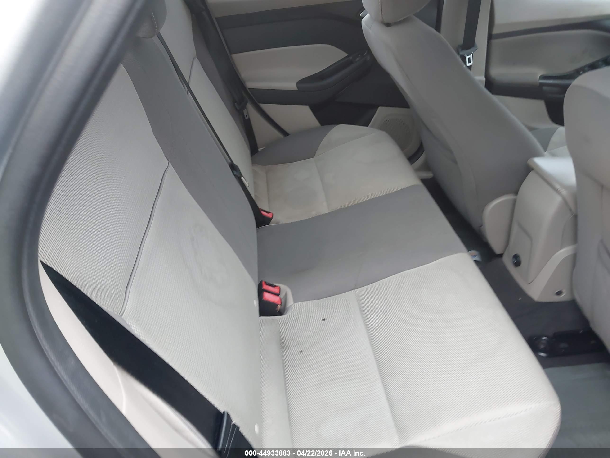 FORD FOCUS image 8