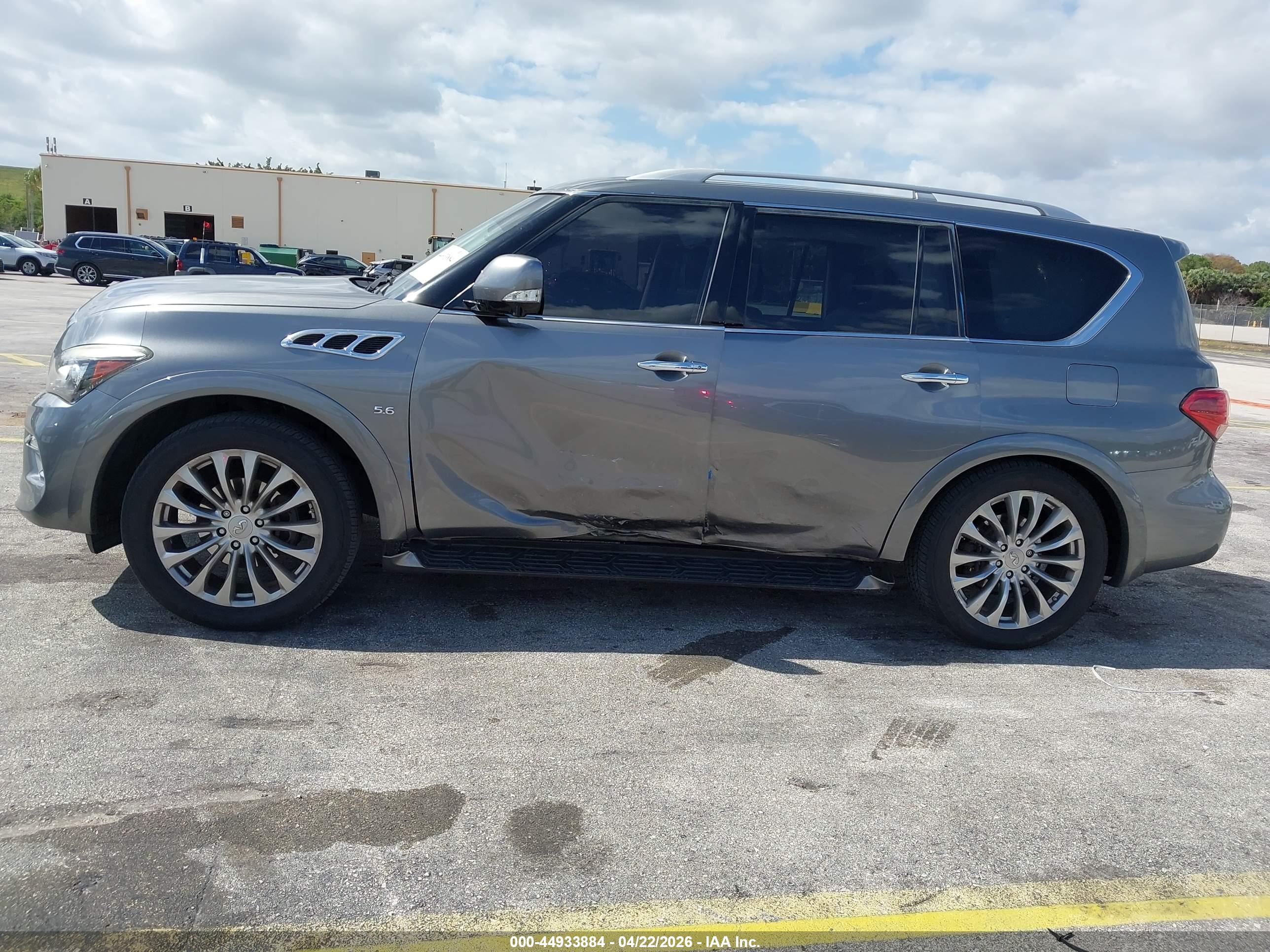INFINITI QX80 image 6