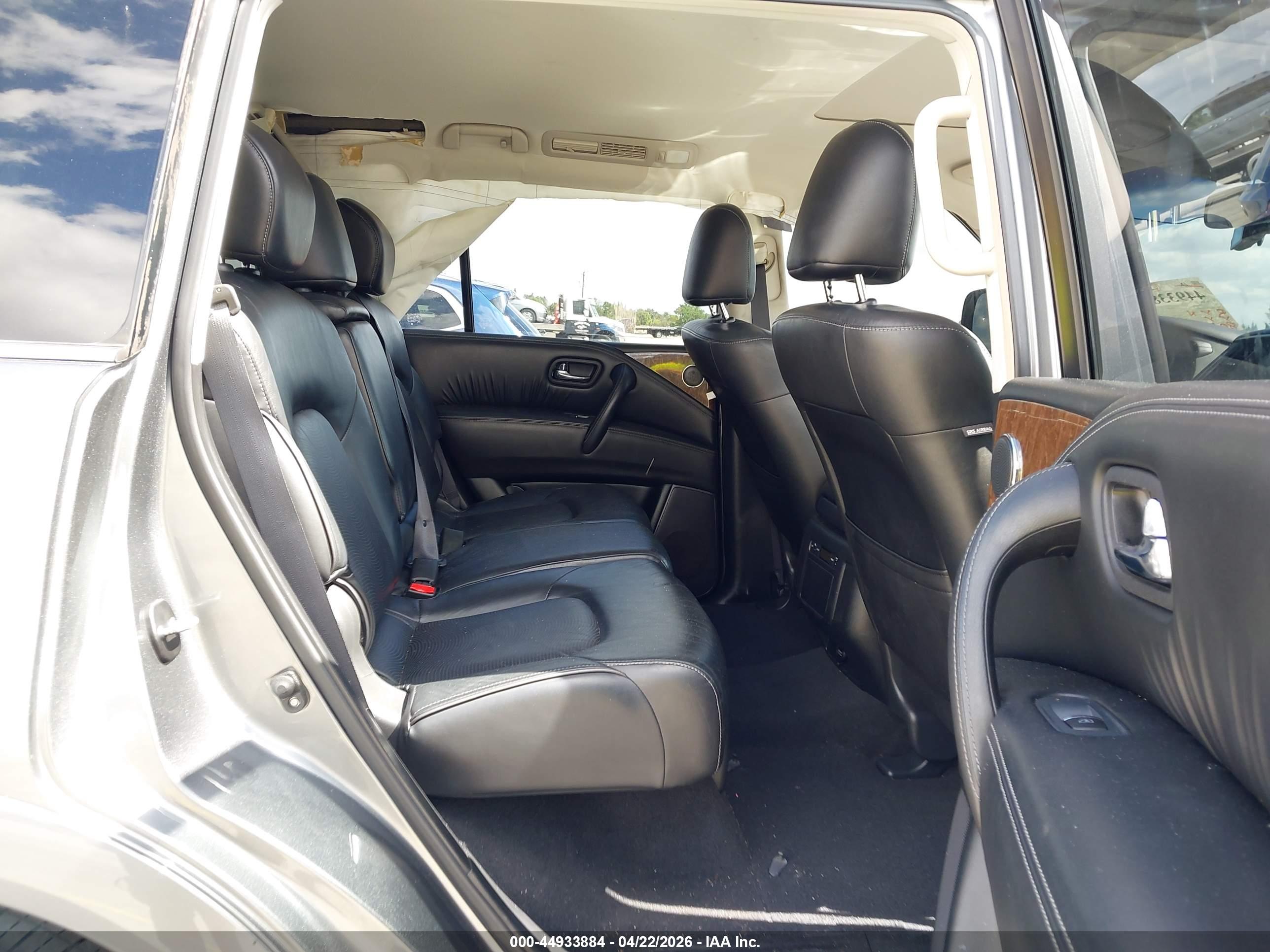 INFINITI QX80 image 8