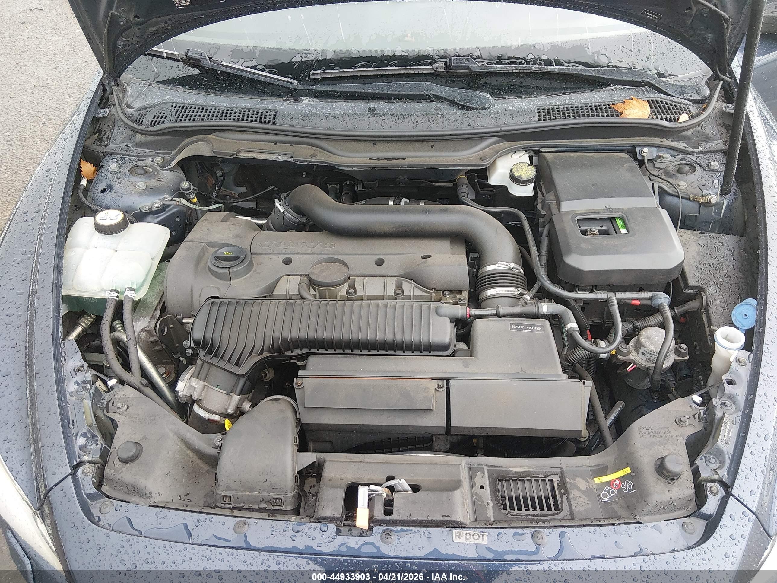 VOLVO C30 image 10
