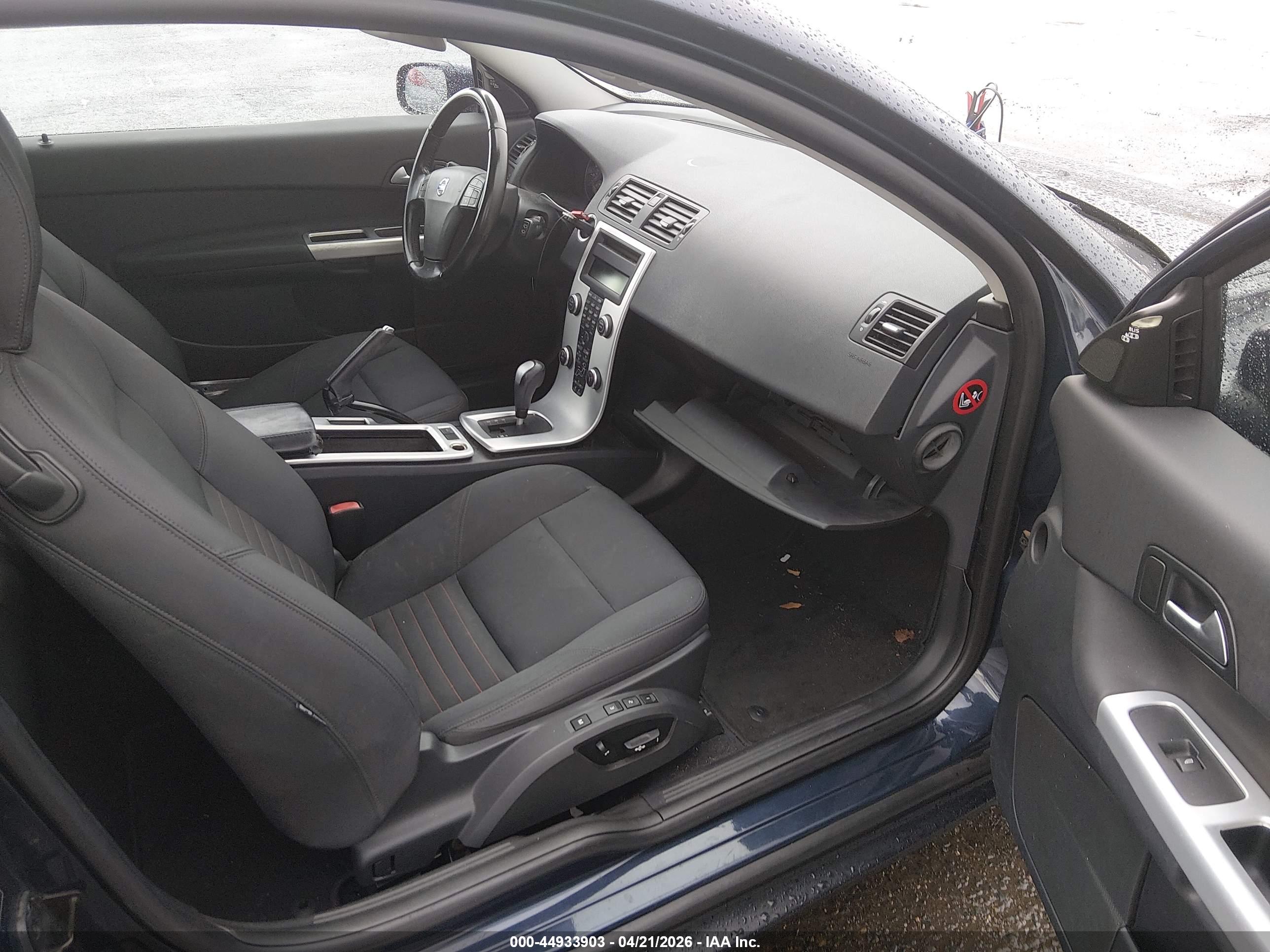 VOLVO C30 image 5