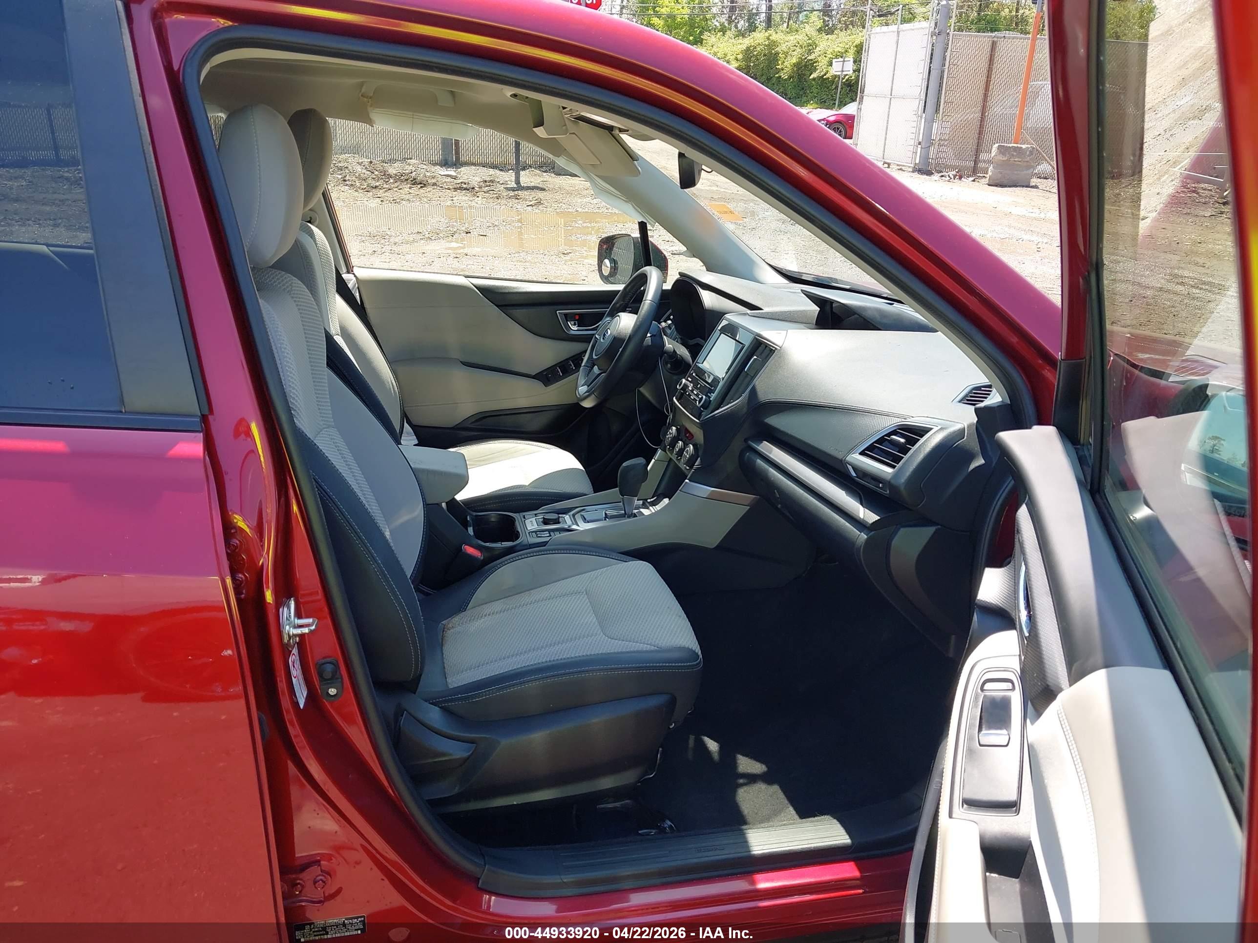 SUBARU FORESTER image 5