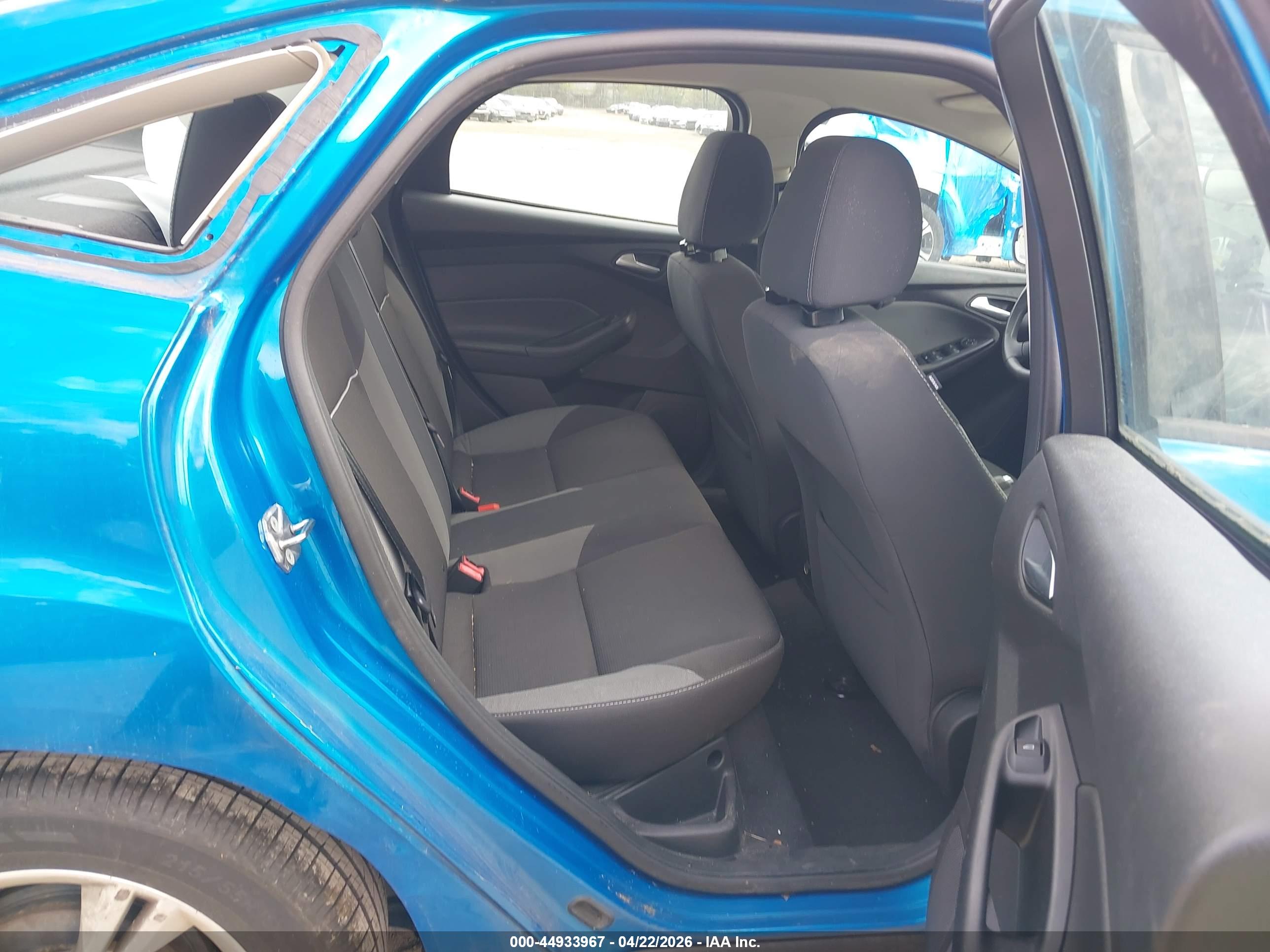 FORD FOCUS image 8