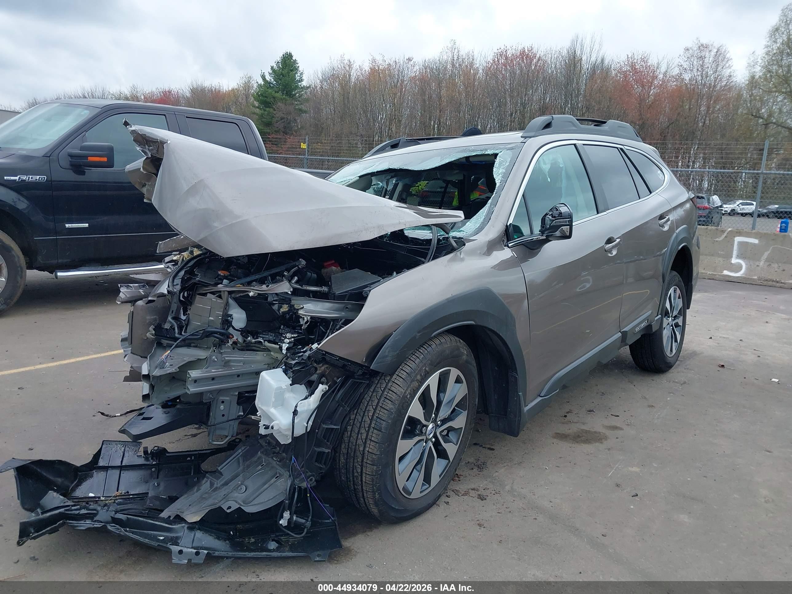 SUBARU OUTBACK image 2