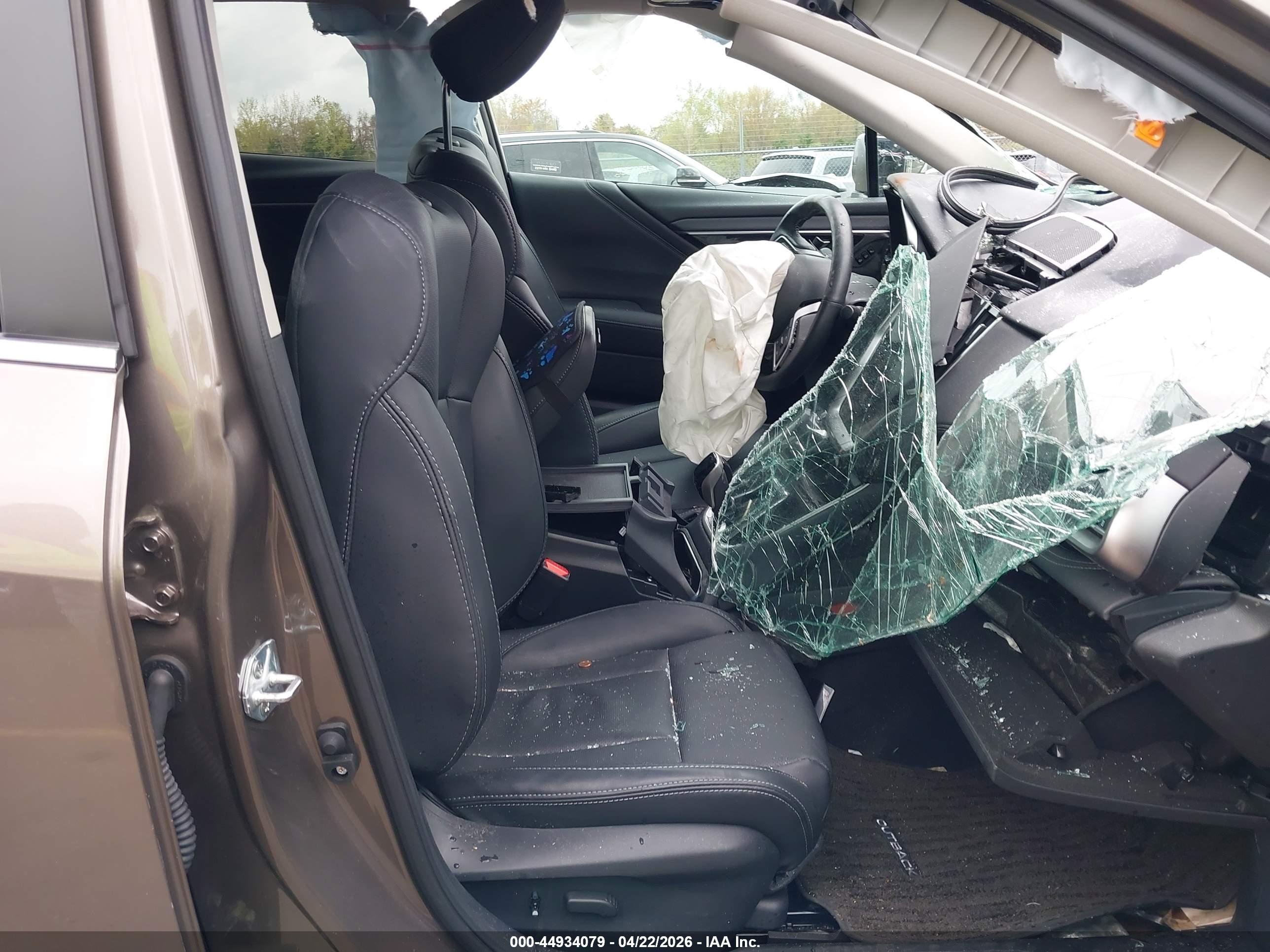 SUBARU OUTBACK image 5