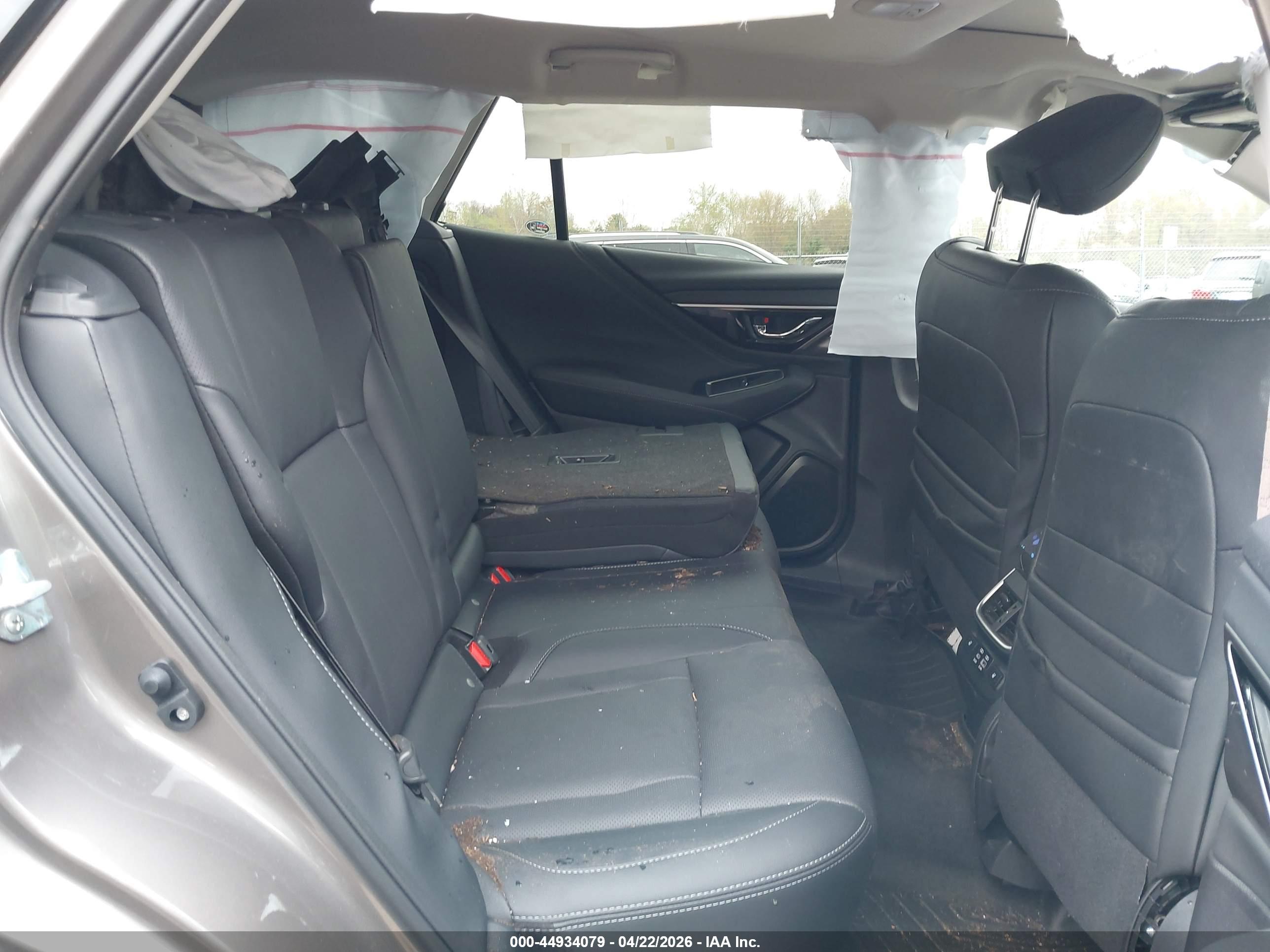 SUBARU OUTBACK image 8