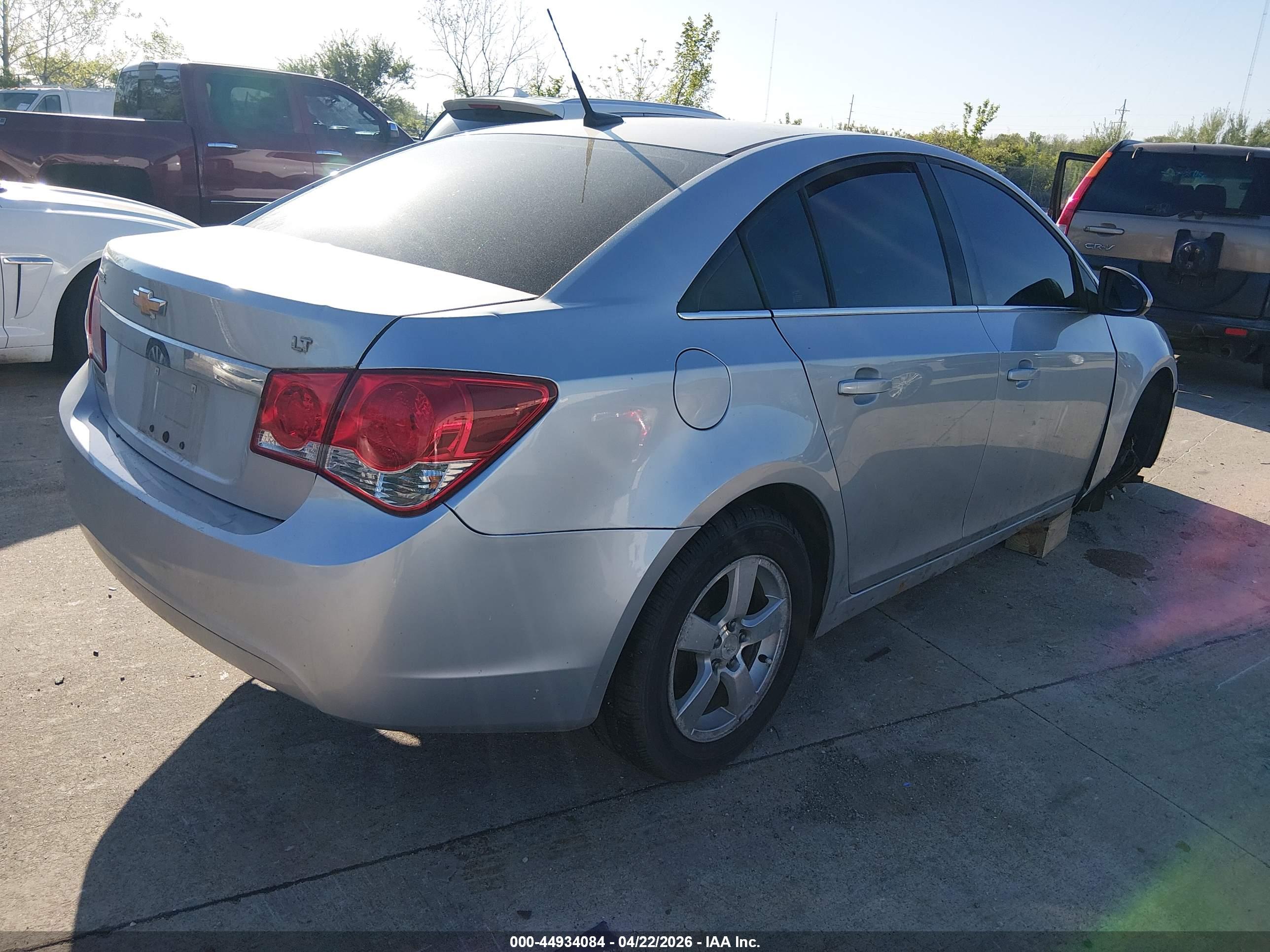 CHEVROLET CRUZE image 4
