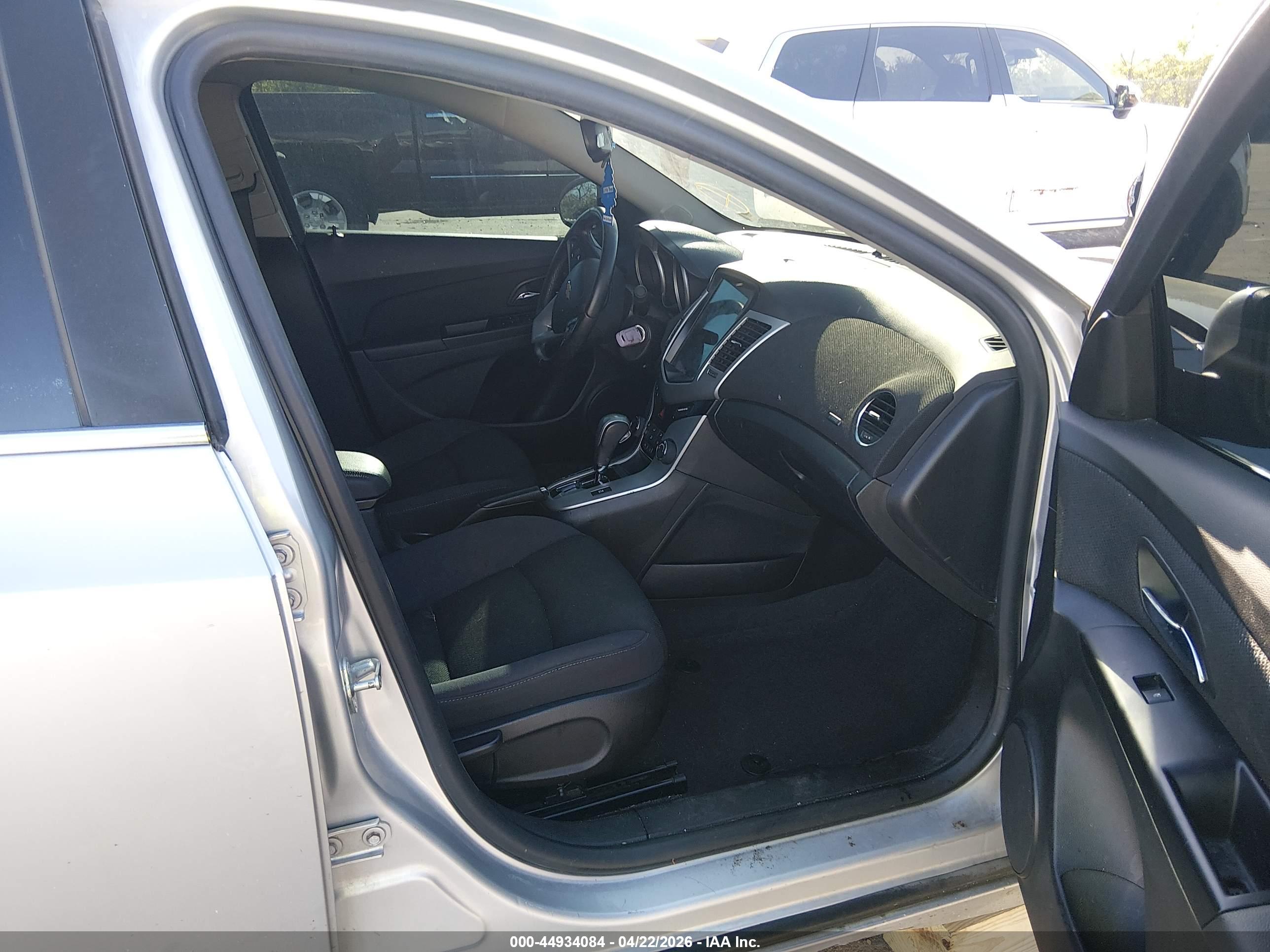 CHEVROLET CRUZE image 5